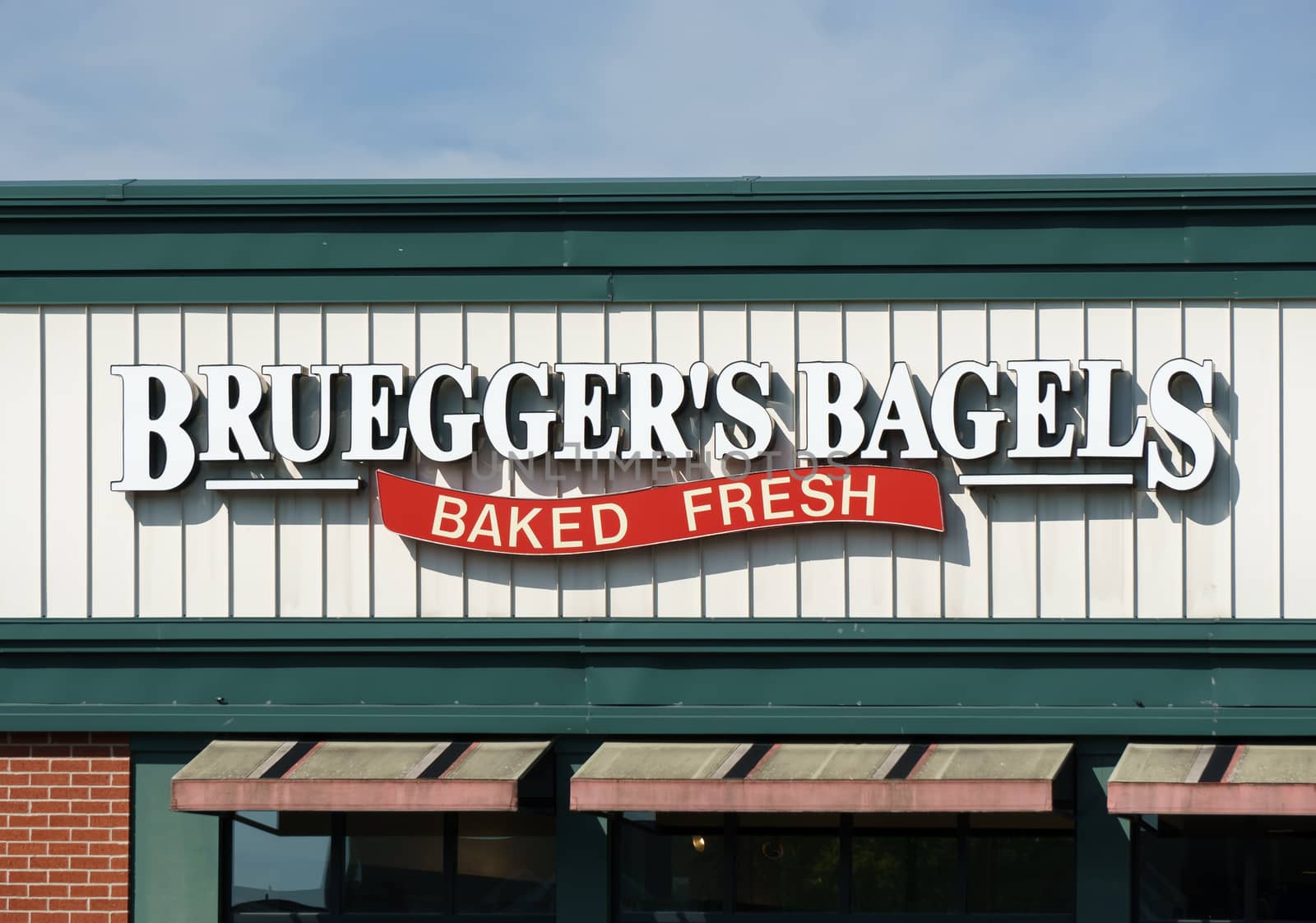 BLOOMINGTON, MN/USA - AUGUST 5, 2015: Bruegger's Bagels sign and logo.  Bruegger's is a bagel and coffee chain in the United States.
