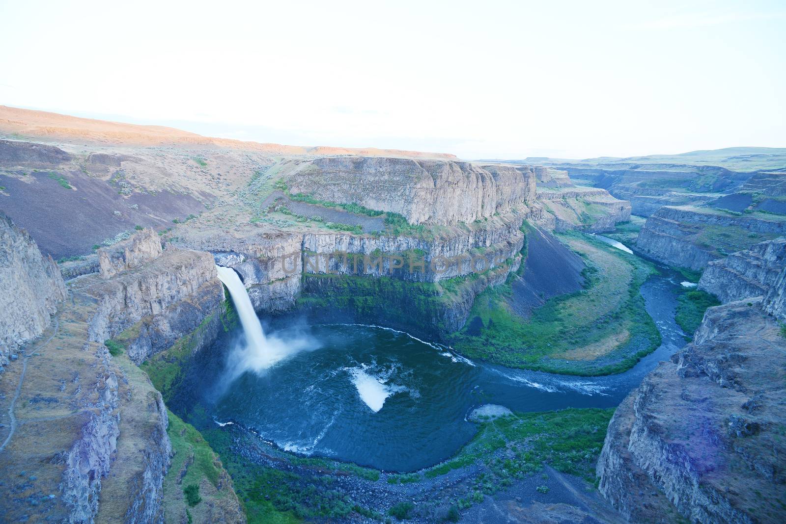 palouse falls in eastern washington in late afternoon