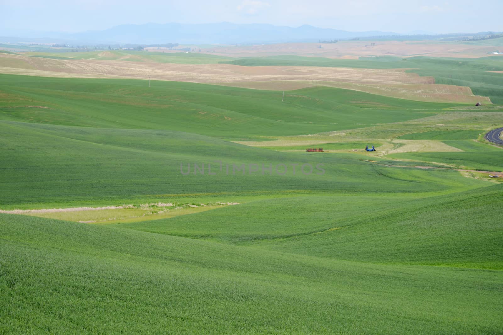 farm hill in washington by porbital