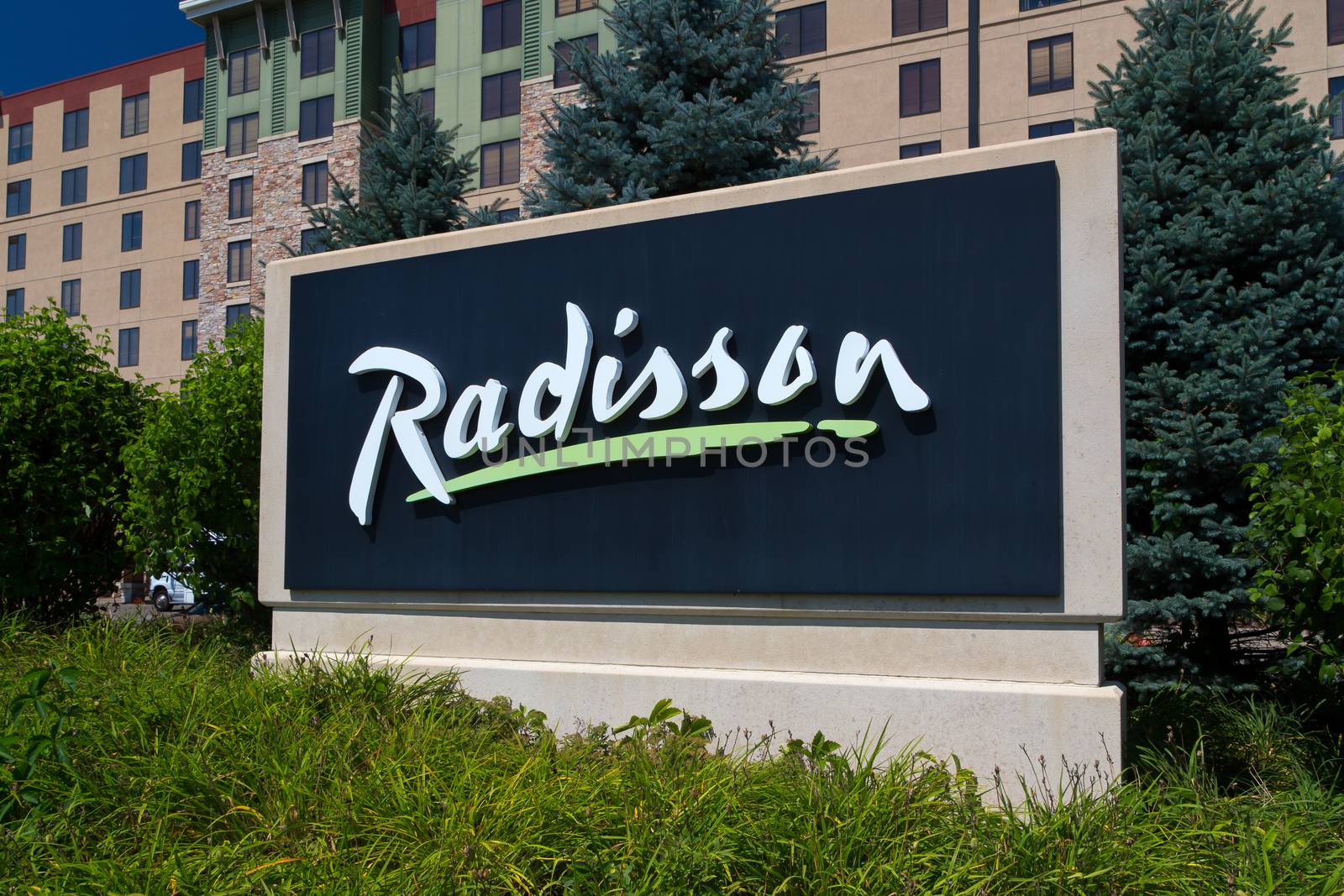 Radisson Hotel and Sign by wolterk