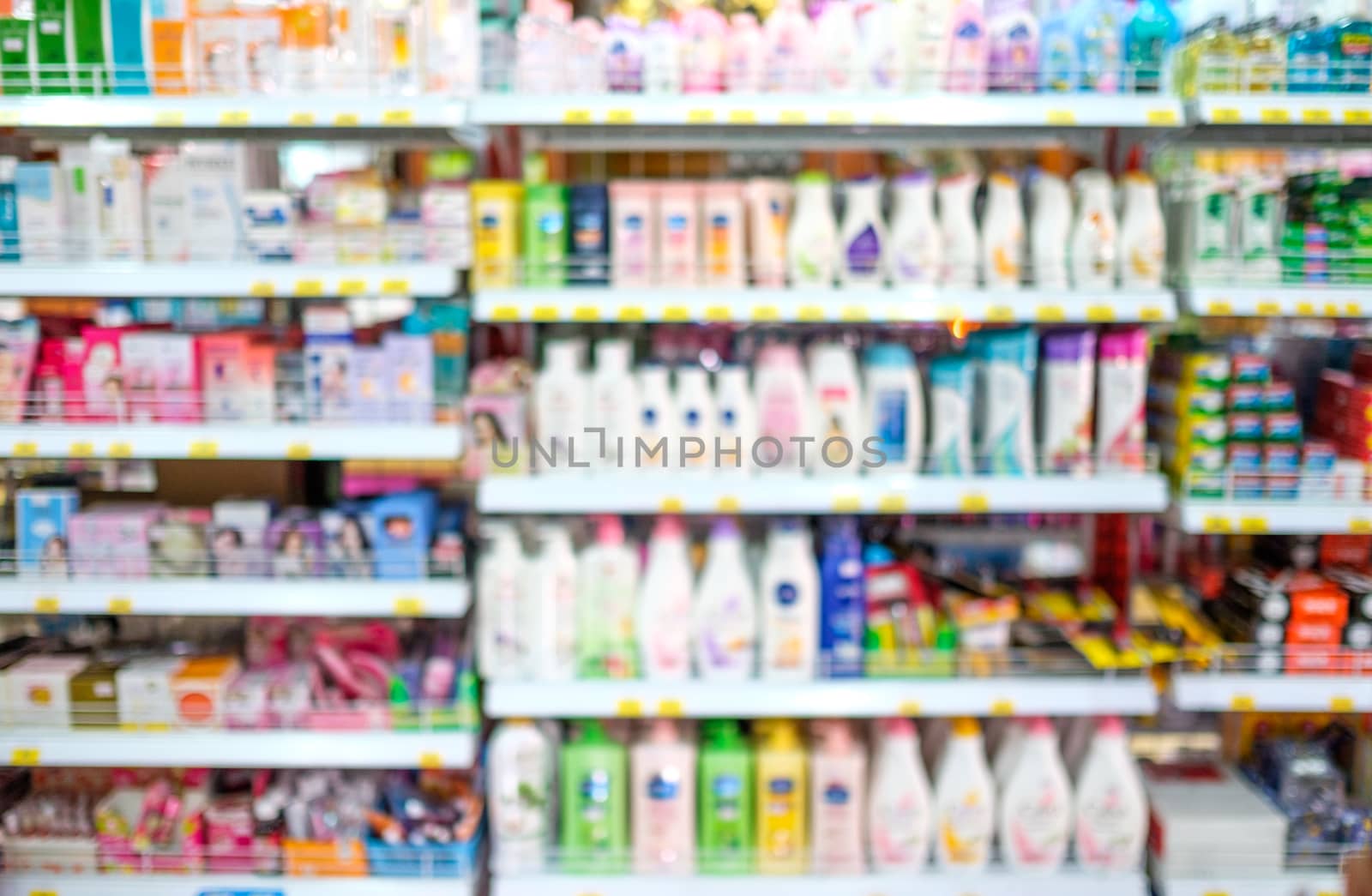 blurred supermarket use for background