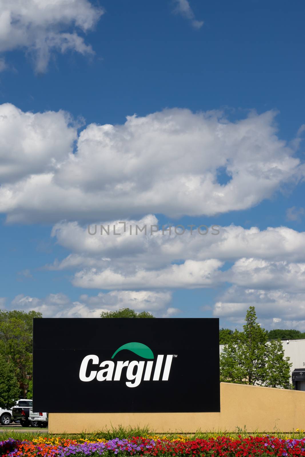 Cargill Corporate Headquarters and Sign by wolterk