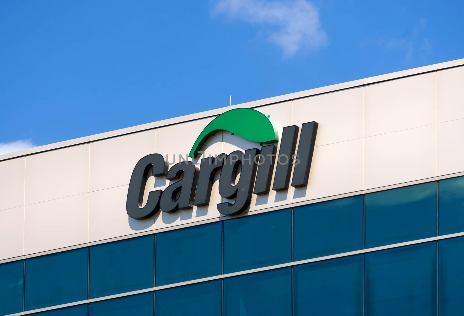 Cargill Corporate Headquarters and Sign by wolterk