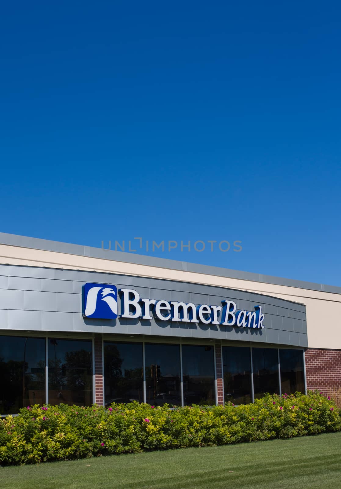 EDINA, MN/USA - AUGUST 11, 2015: Bremer Bank exterior. Bremer Bank is the name of the banks owned by the Bremer Financial Corporation.