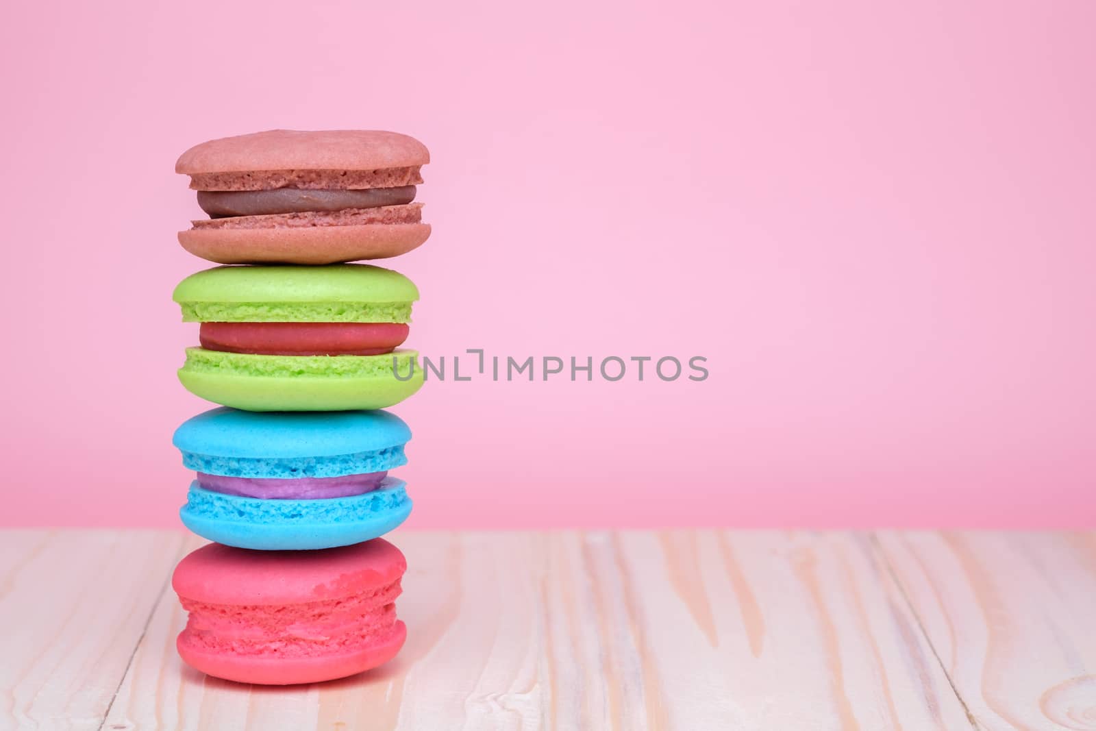 Sweet and colourful french macaroons by zneb076