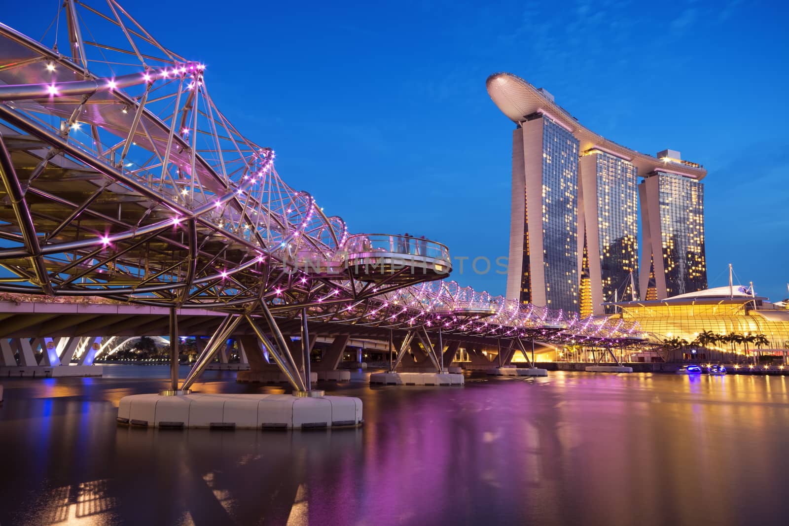 Marina Bay Sands and The Helix Brisge at night.