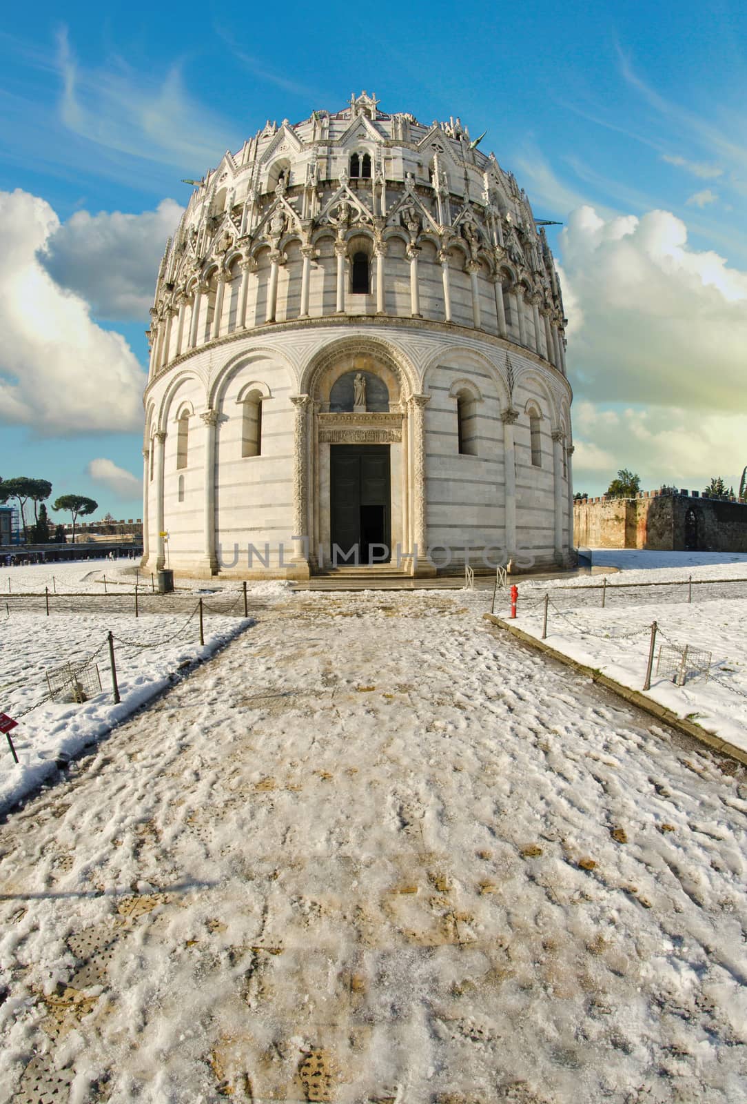 Baptistery in Piazza dei Miracoli, Pisa by jovannig