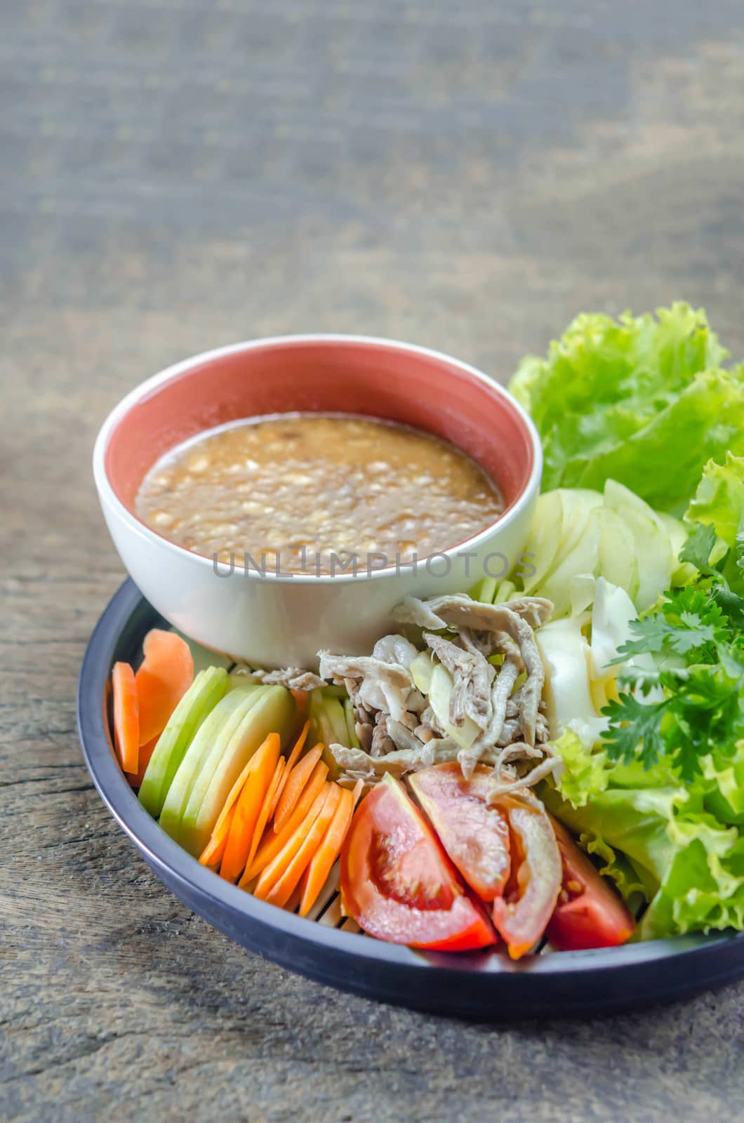 steamed chicken with bean sauce  and fresh vegetable salad