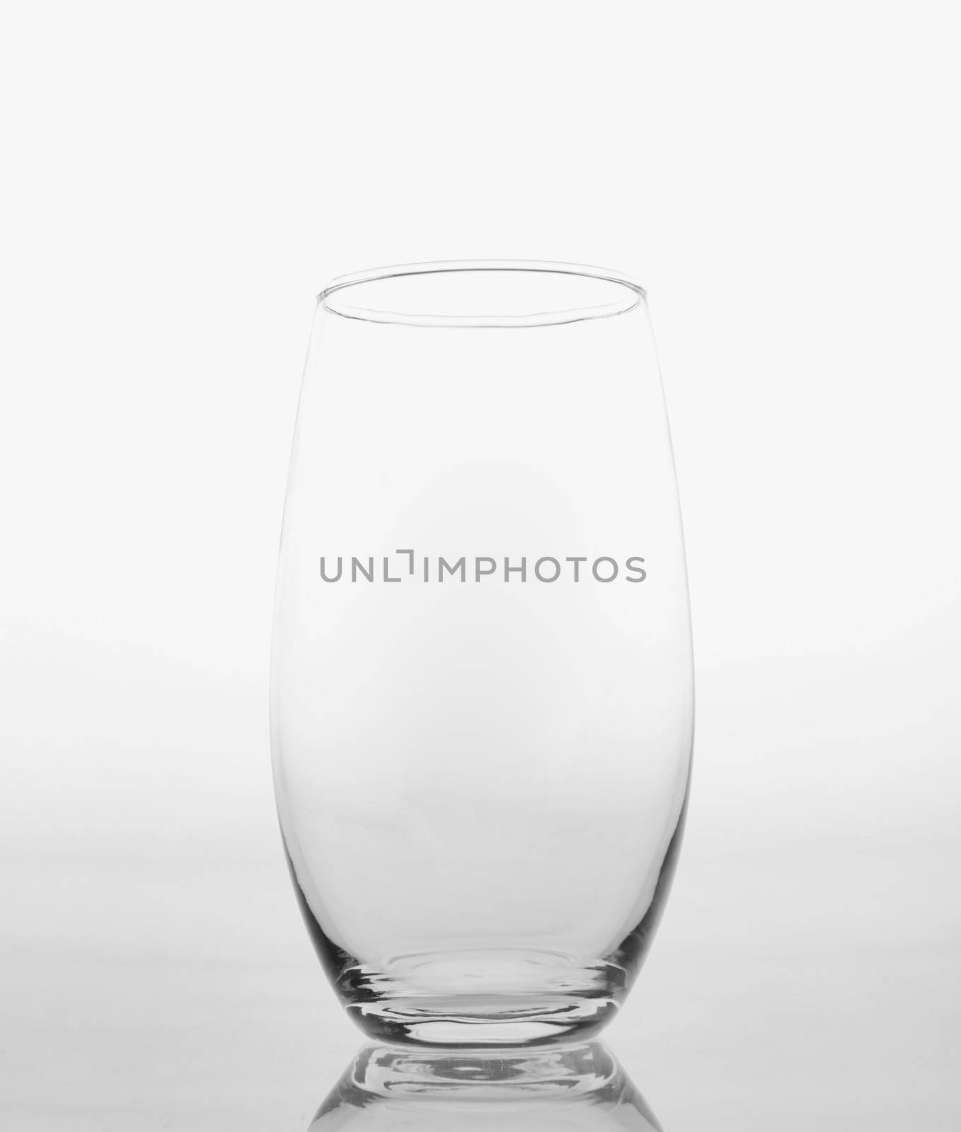 Empty glass by ozaiachin
