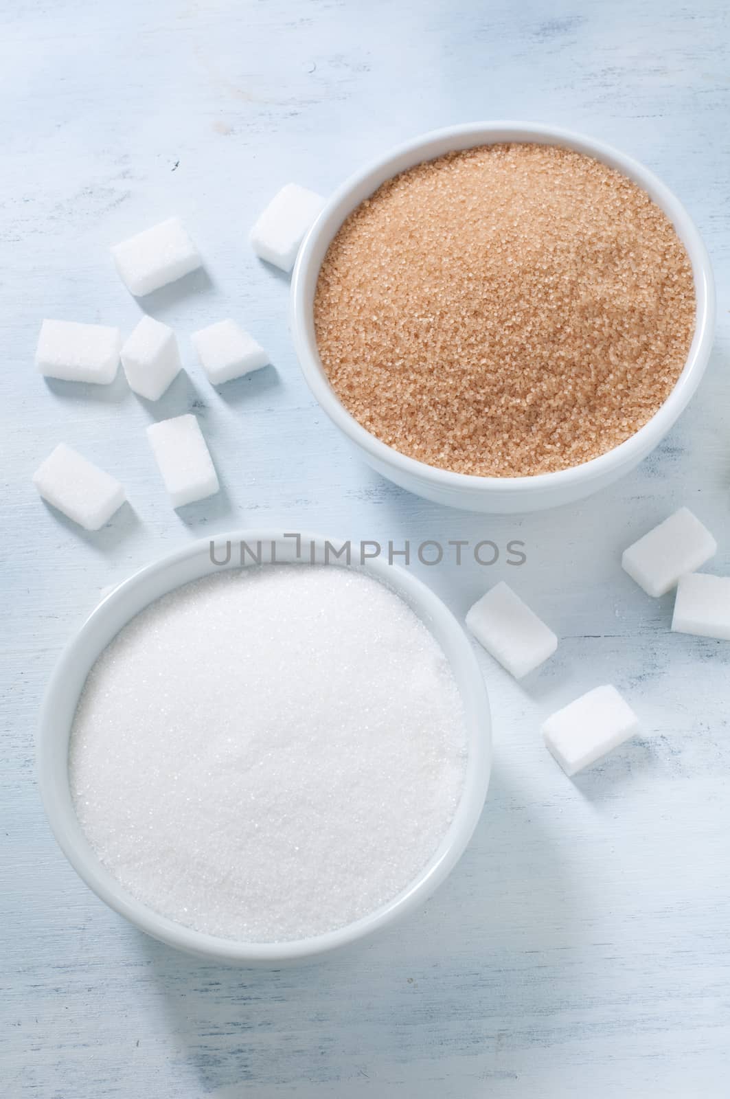 Different types of sugar: brown, white and refined sugar