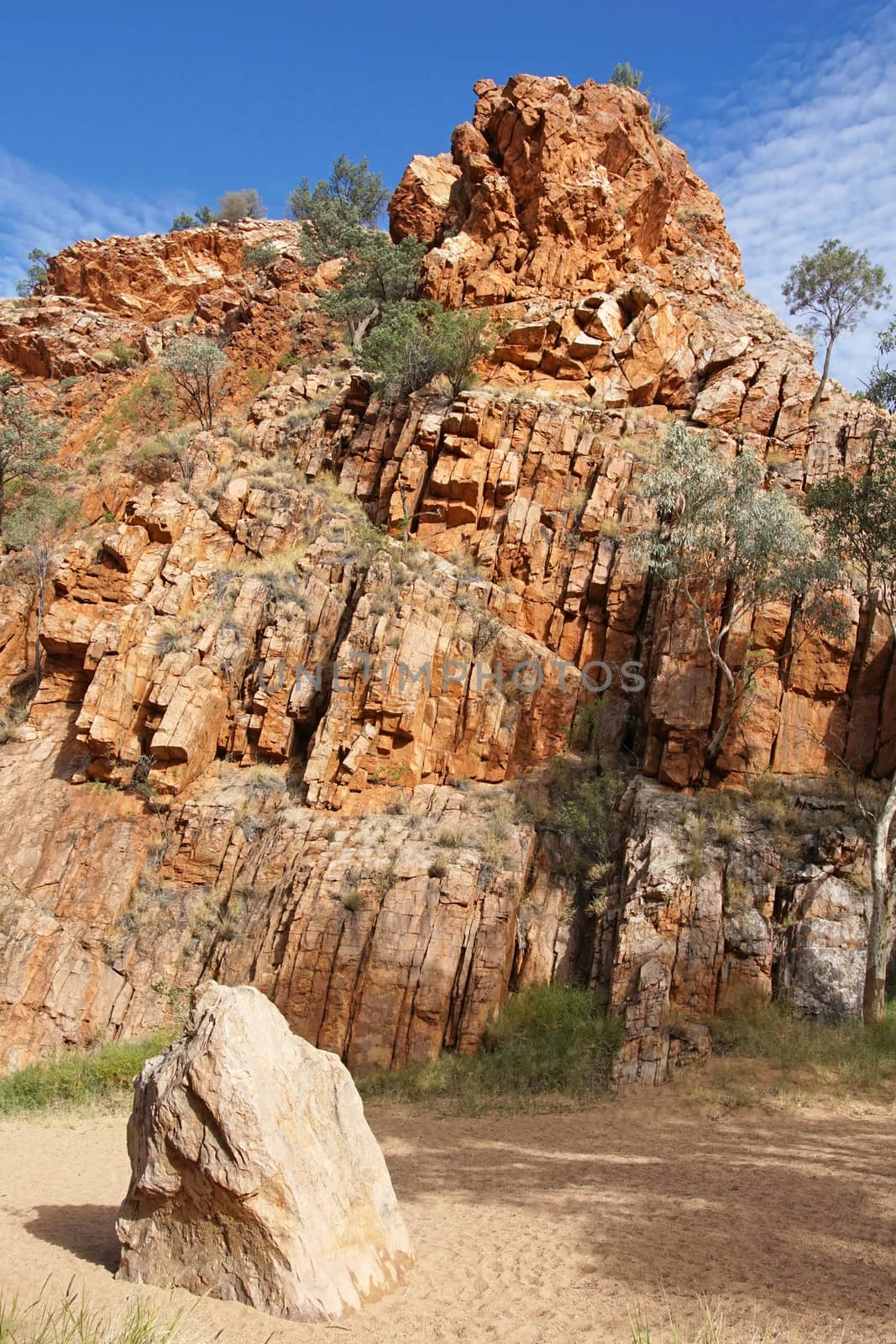 East MacDonnell Ranges, Australia by alfotokunst