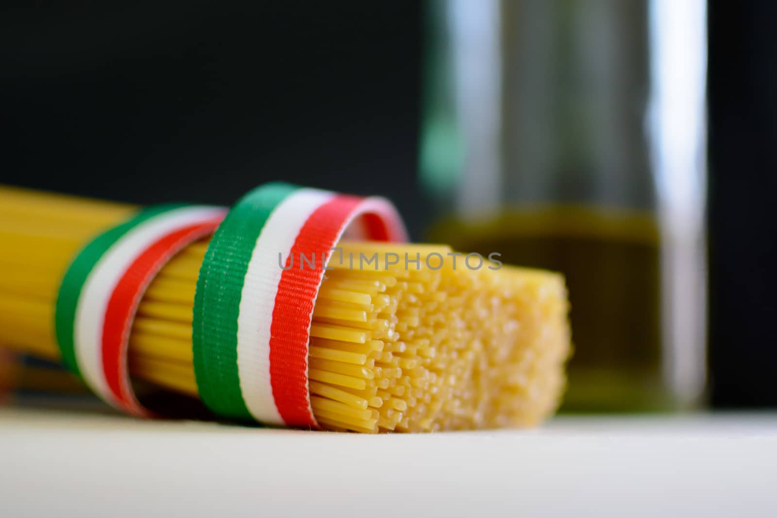 Italian spaghetti with olive oil