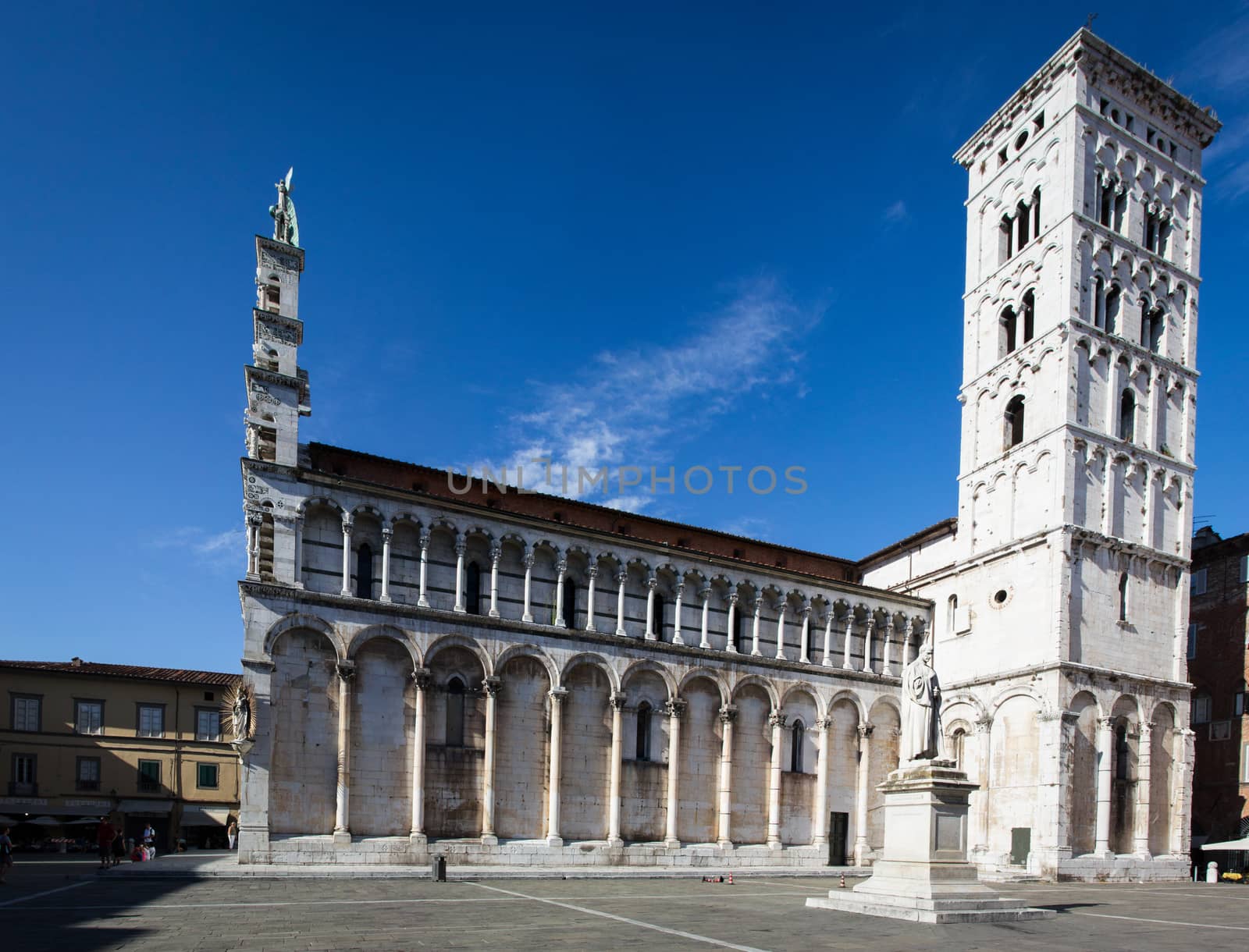 Catholic place of worship of Lucca, which is located in Piazza San Michele.