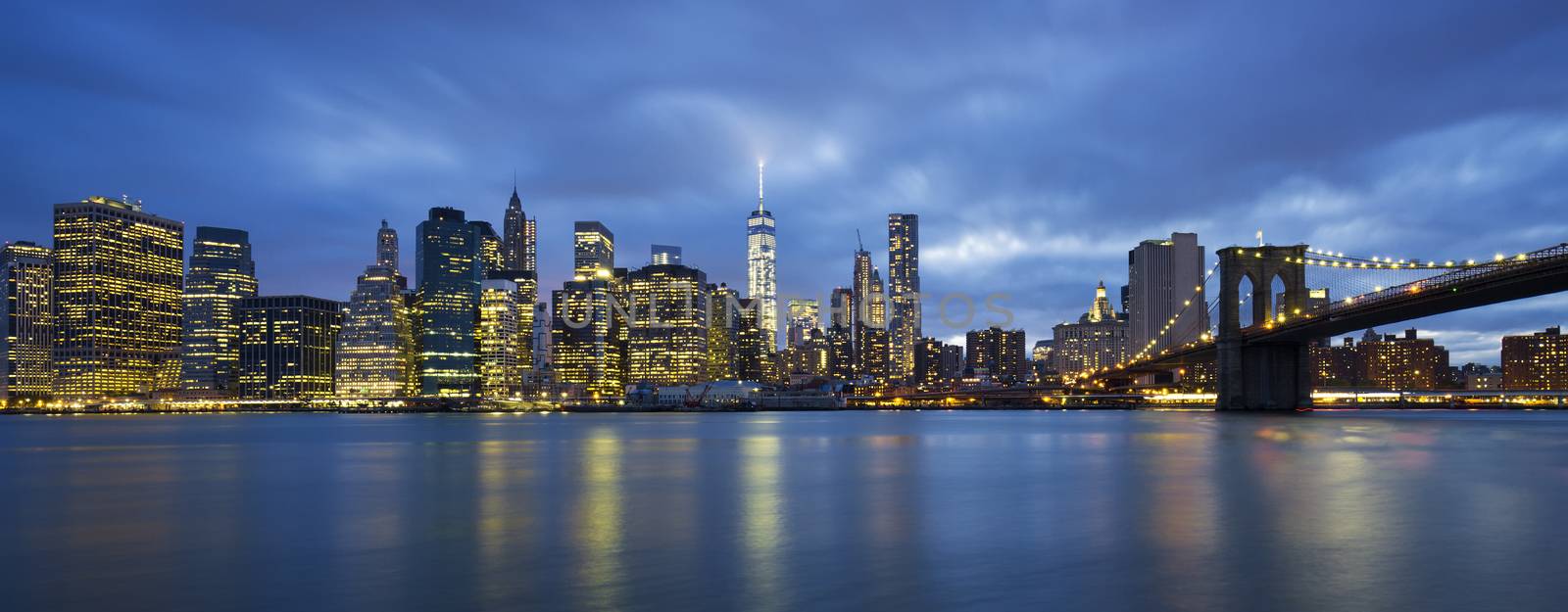 Panoramic view of New York City Manhattan midtown at dusk