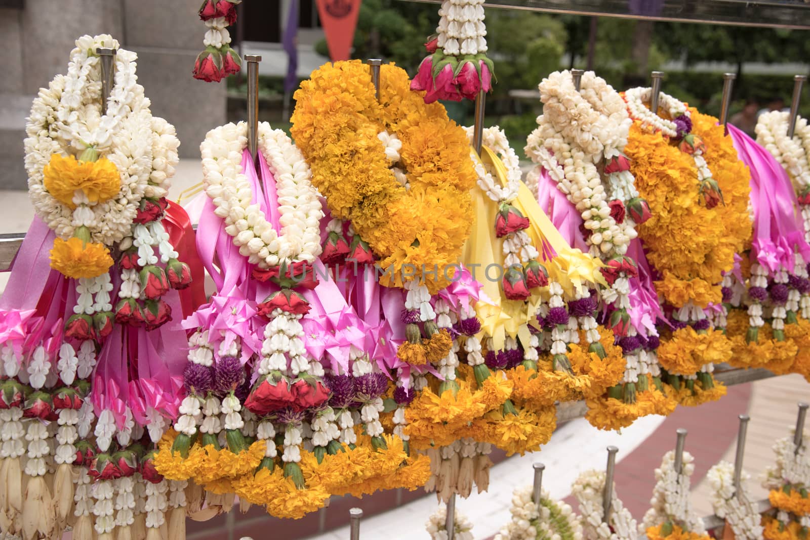 closed up the thai garland for praying