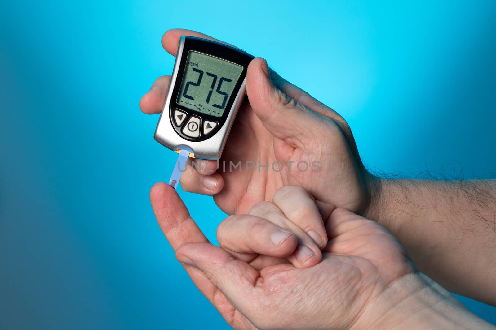 Glucose concentration in the blood test with a blood glucose meter