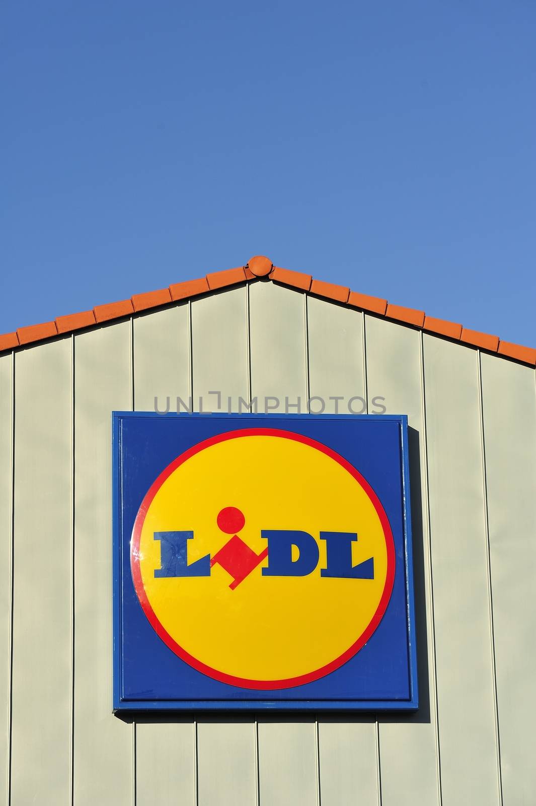 Lidl by a40757