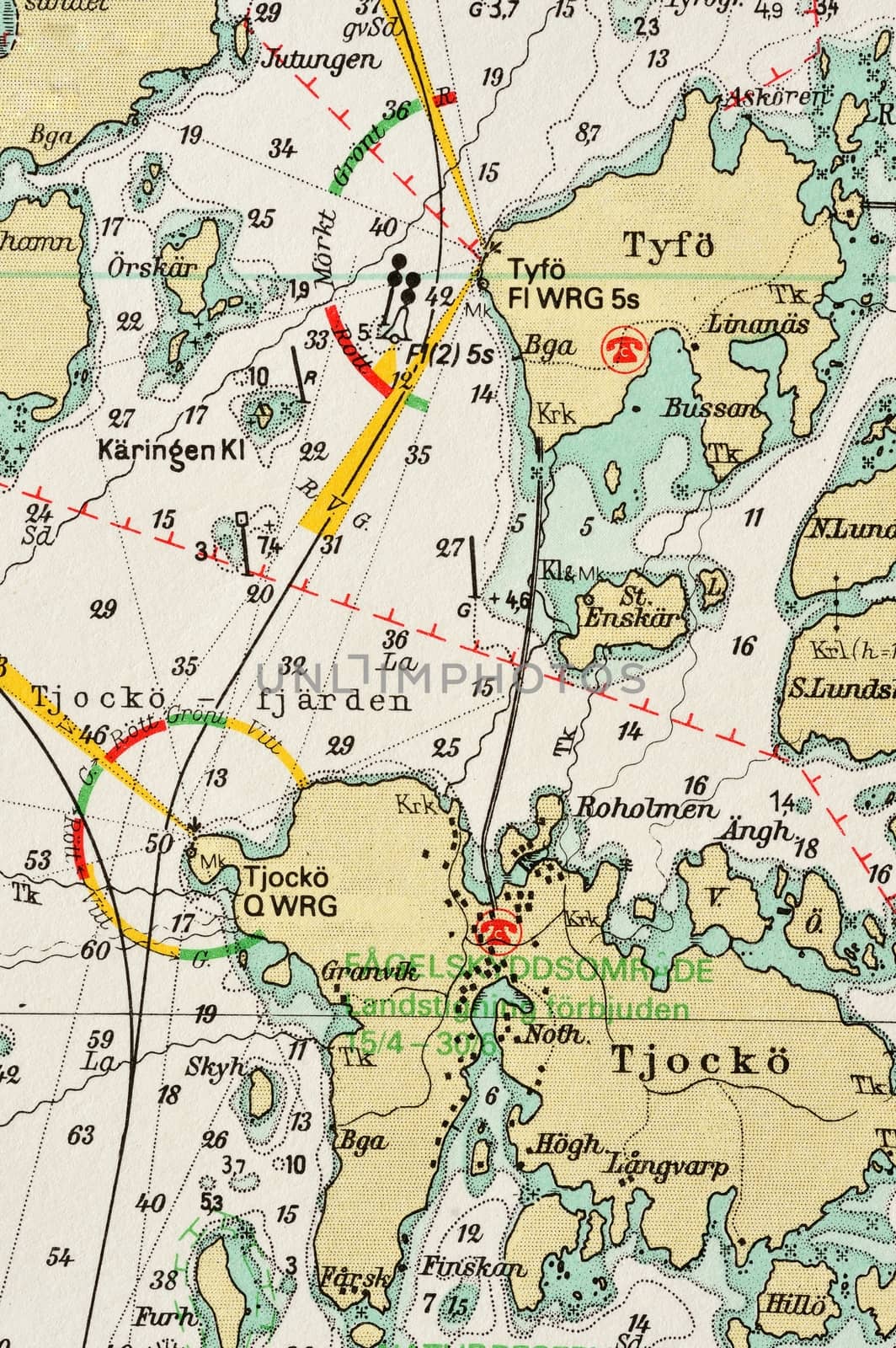 Macro shot of a old marine chart, detailing Stockholm archipelago. 

Picture is from "Batsjokort 1982-83 Serie A LANDSORT-ARHOLMA", created 2013-10-12.