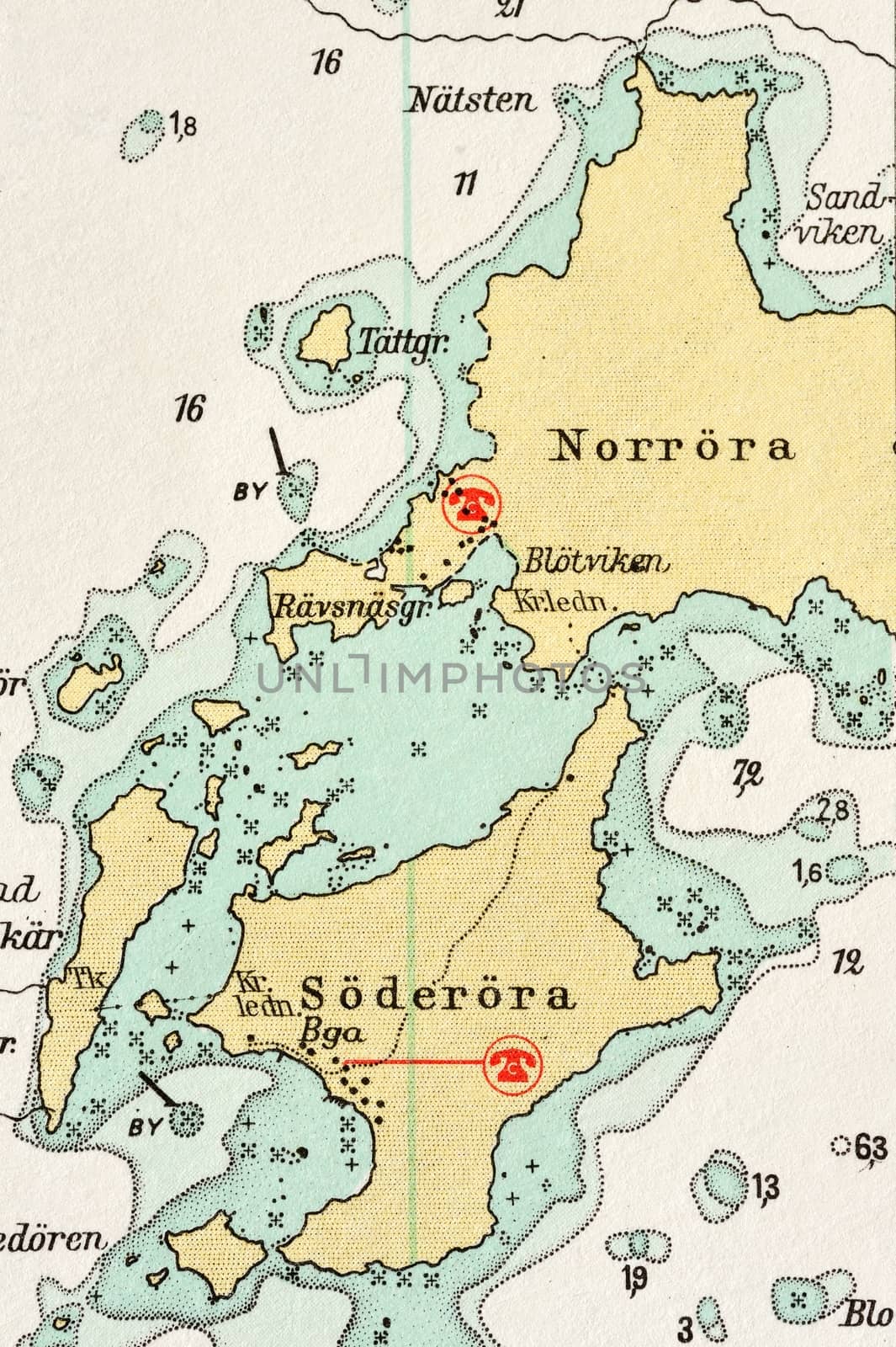 Macro shot of a old marine chart, detailing Stockholm archipelago. 

Picture is from "Batsjokort 1982-83 Serie A LANDSORT-ARHOLMA", created 2013-10-12.