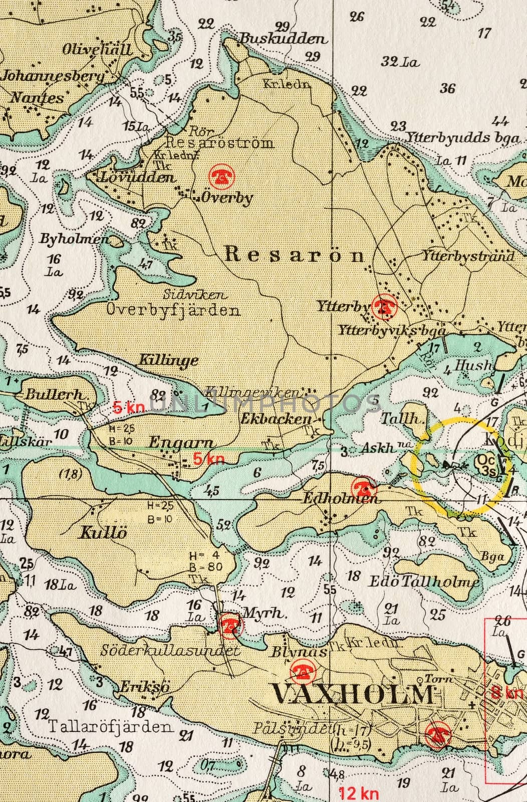 Macro shot of a old marine chart, detailing Stockholm archipelago. 

Picture is from "Batsjokort 1982-83 Serie A LANDSORT-ARHOLMA", created 2013-10-12.