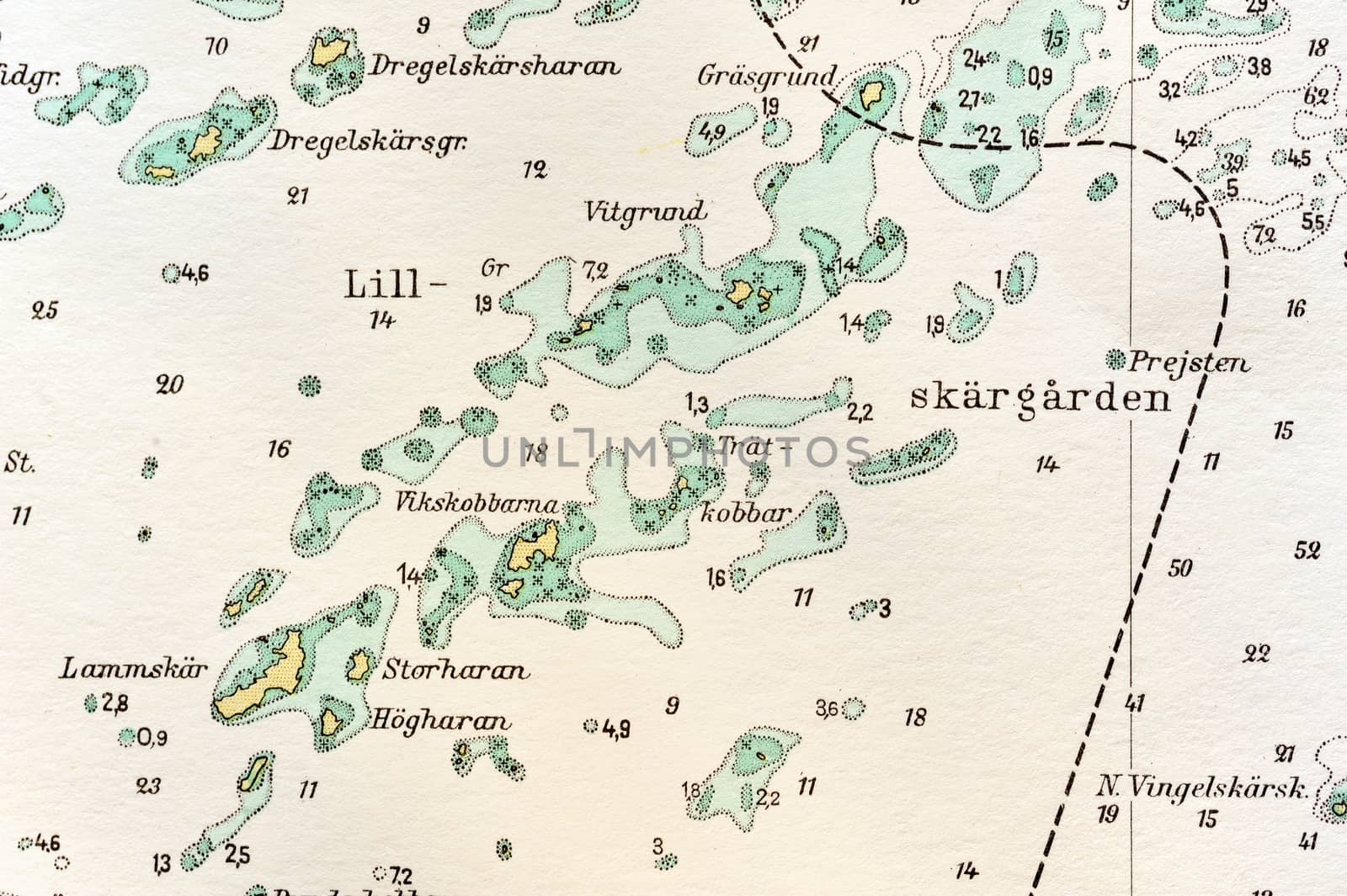 Macro shot of a old marine chart, detailing Stockholm archipelago. 

Picture is from "Batsjokort 1982-83 Serie A LANDSORT-ARHOLMA", created 2013-10-12.