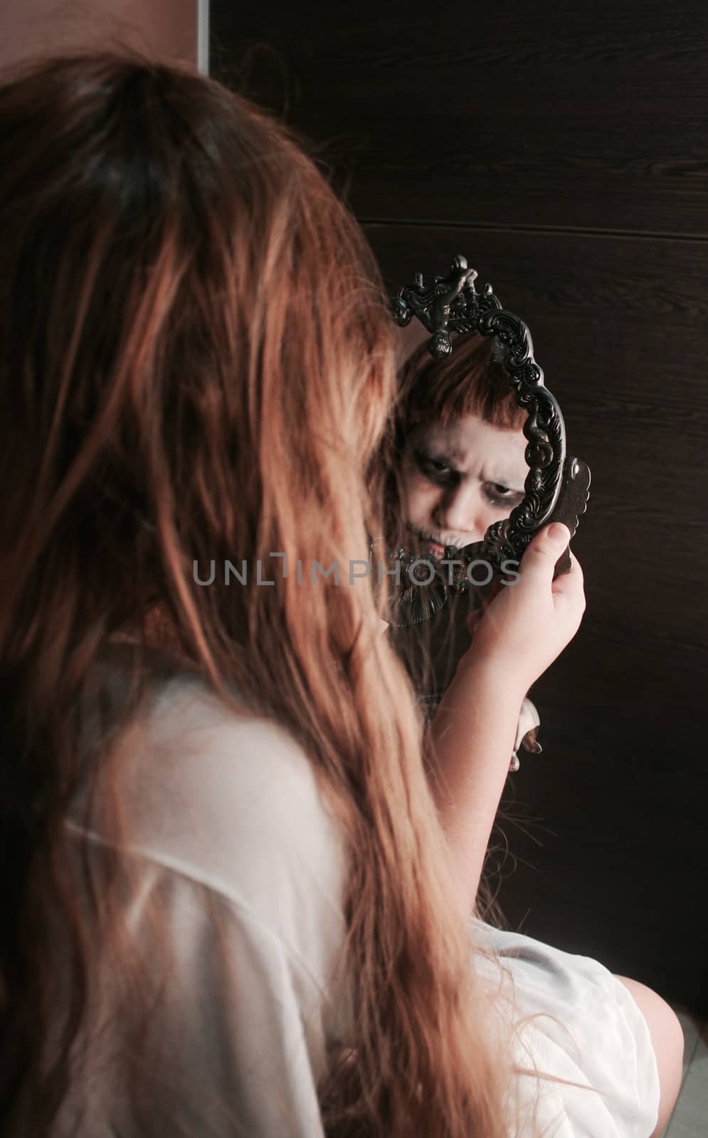 creepy mirror reflection by asary94