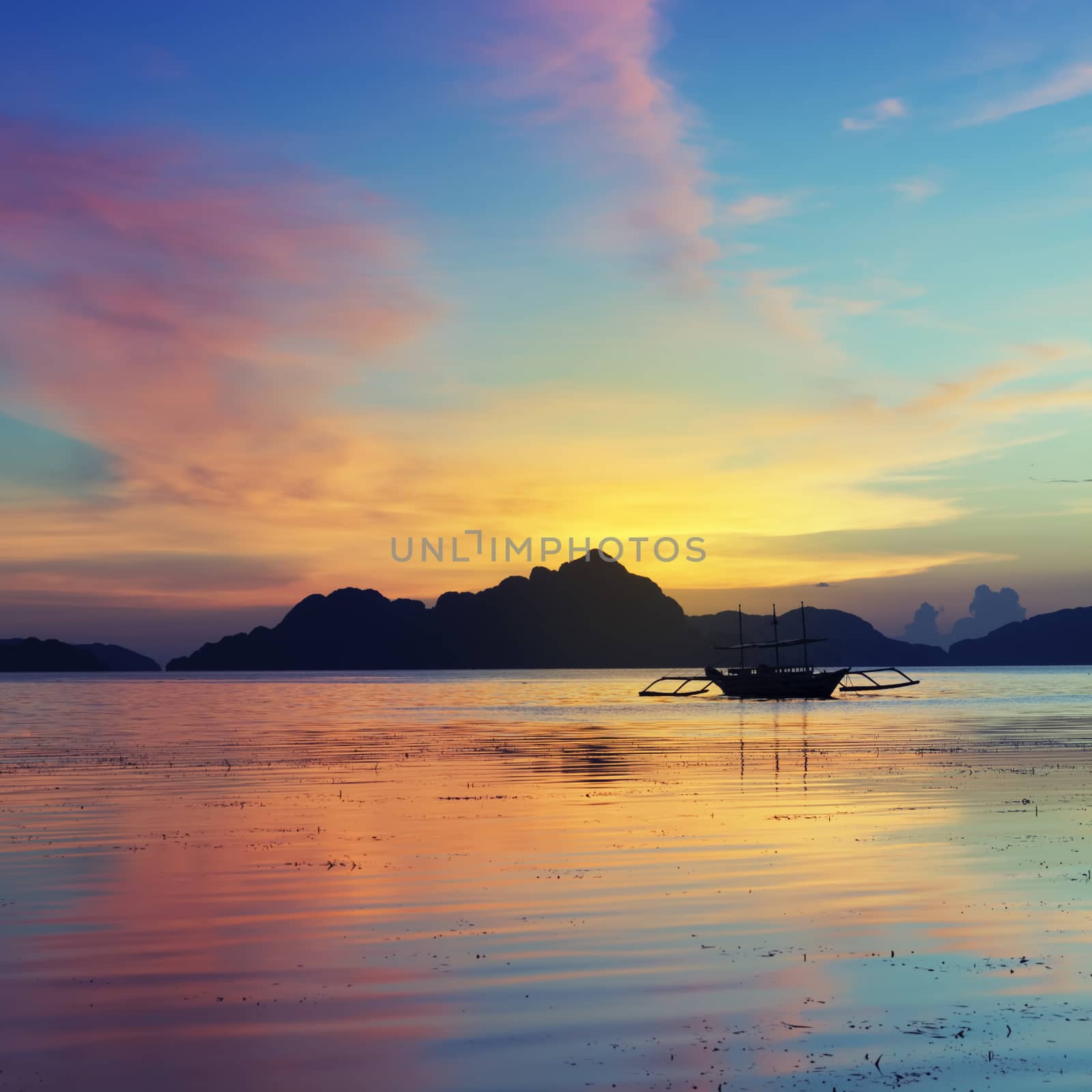  Sunset in El Nido, Palawan - Philippines by fazon1