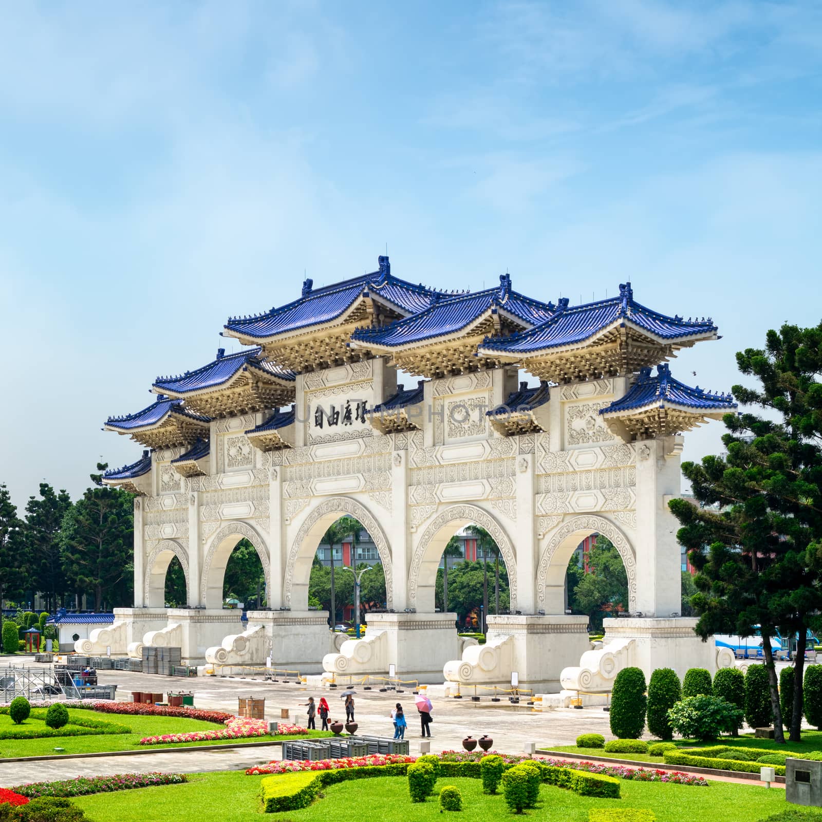 National Chiang Kai-shek Memorial, Taipei - Taiwan by fazon1