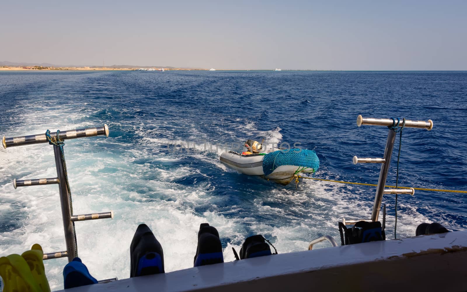 Moving Yacht by Robertobinetti70