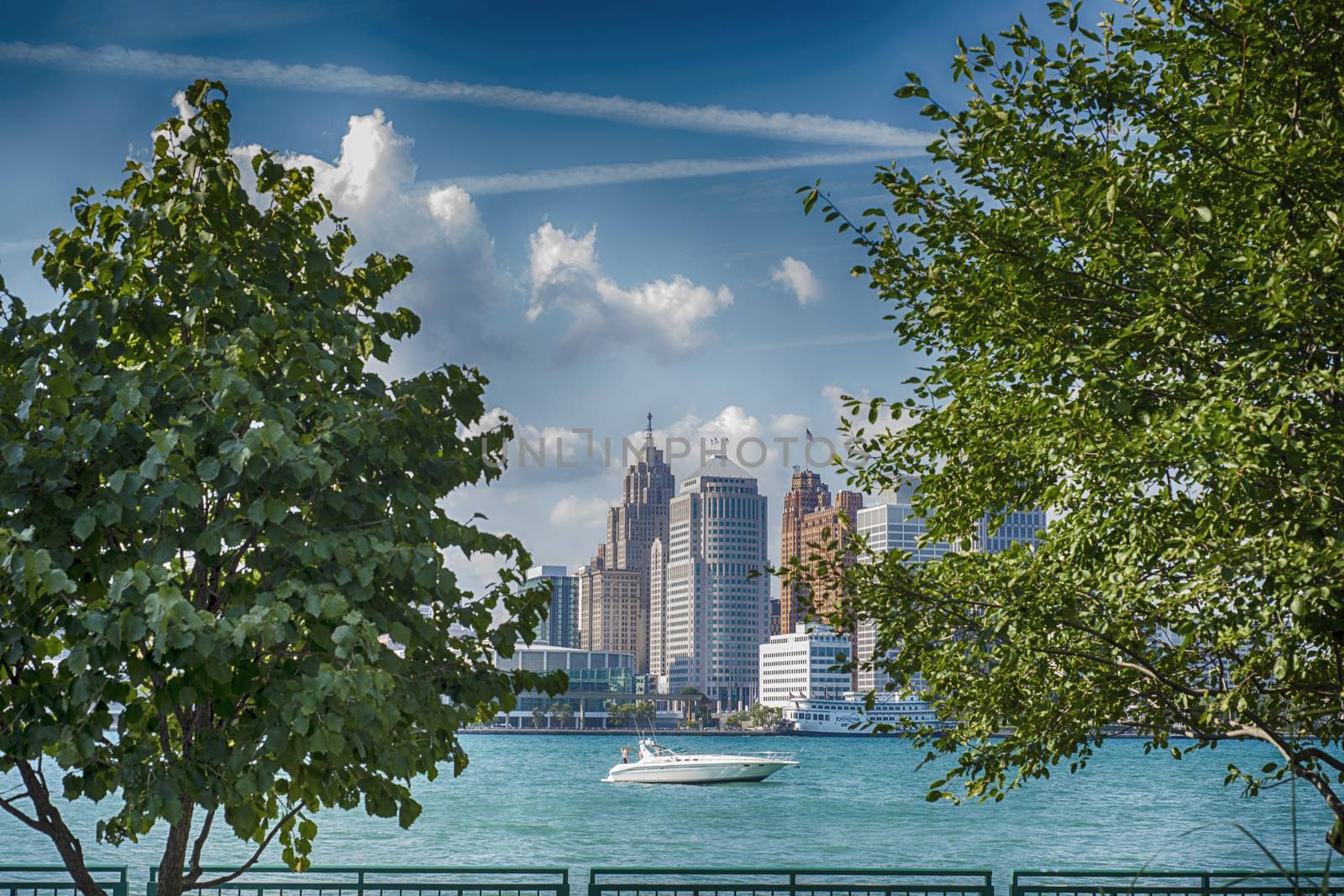 Detroit skyline from Windsor by rgbspace