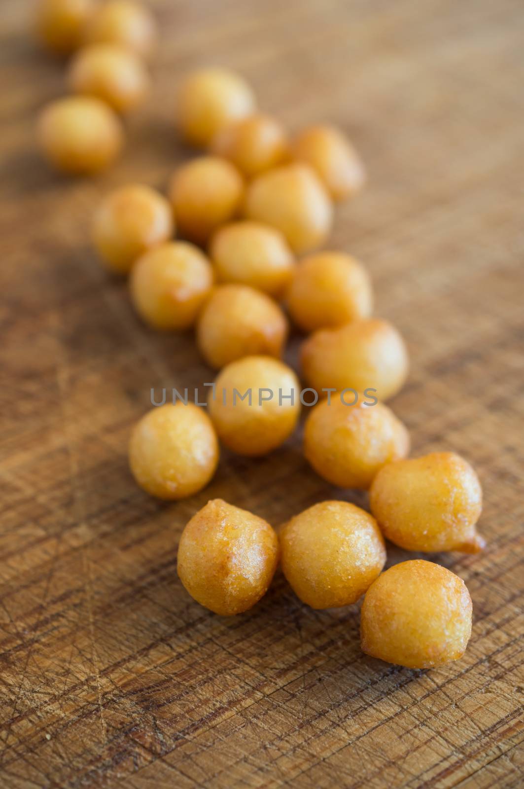 Round crackers on a wooden board