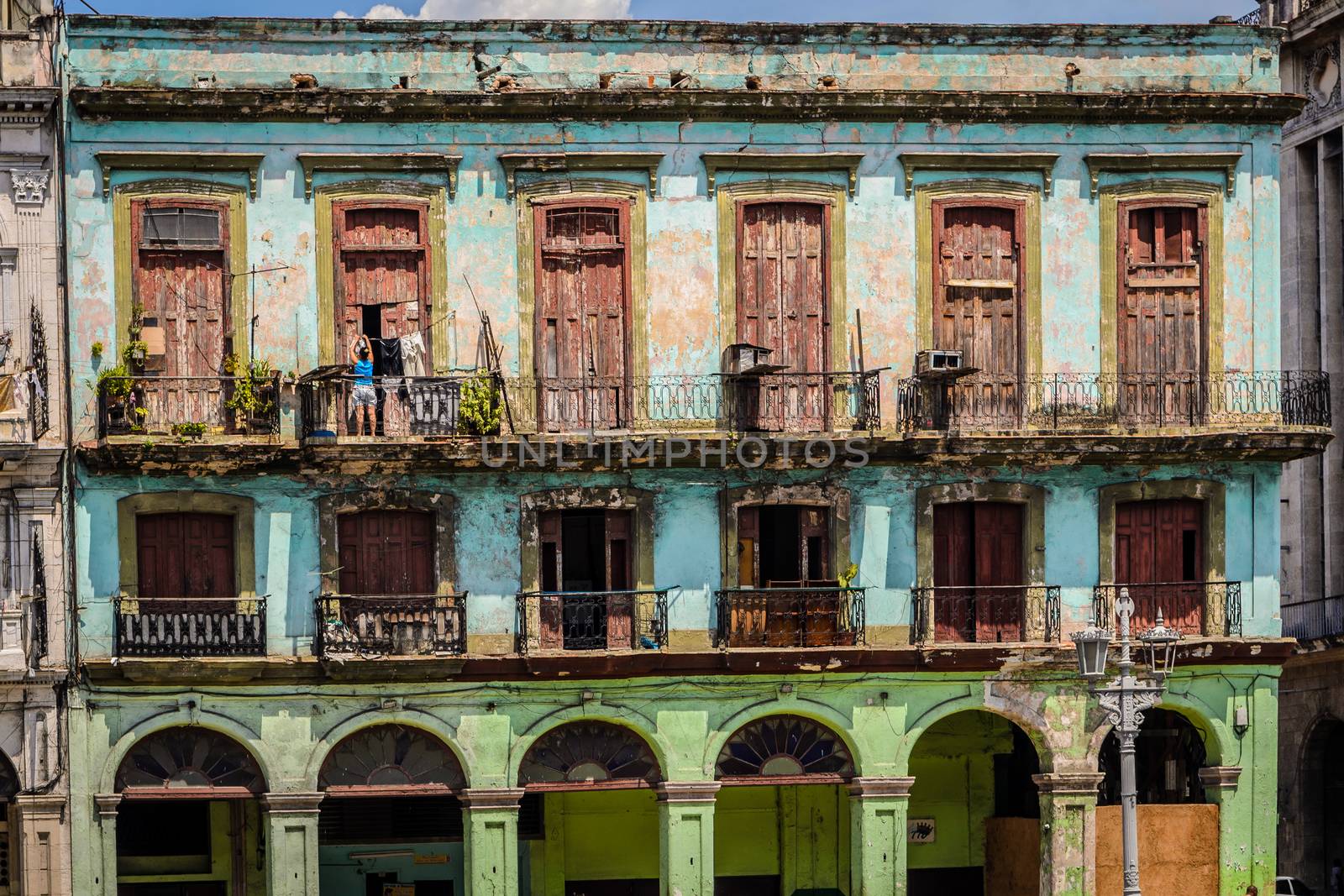 Havana Cuba by Robertobinetti70