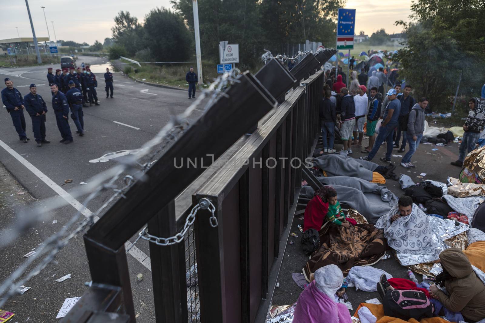 SERBIA-HUNGARY-REFUGEES by newzulu