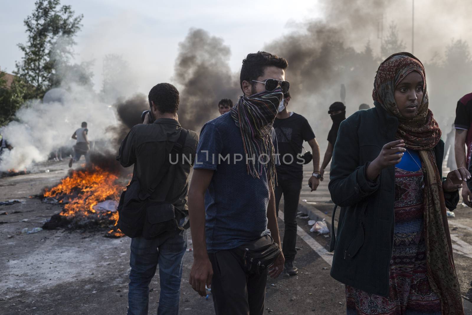 SERBIA - REFUGEE CRISIS - HUNGARY BORDER TEAR GAS  by newzulu