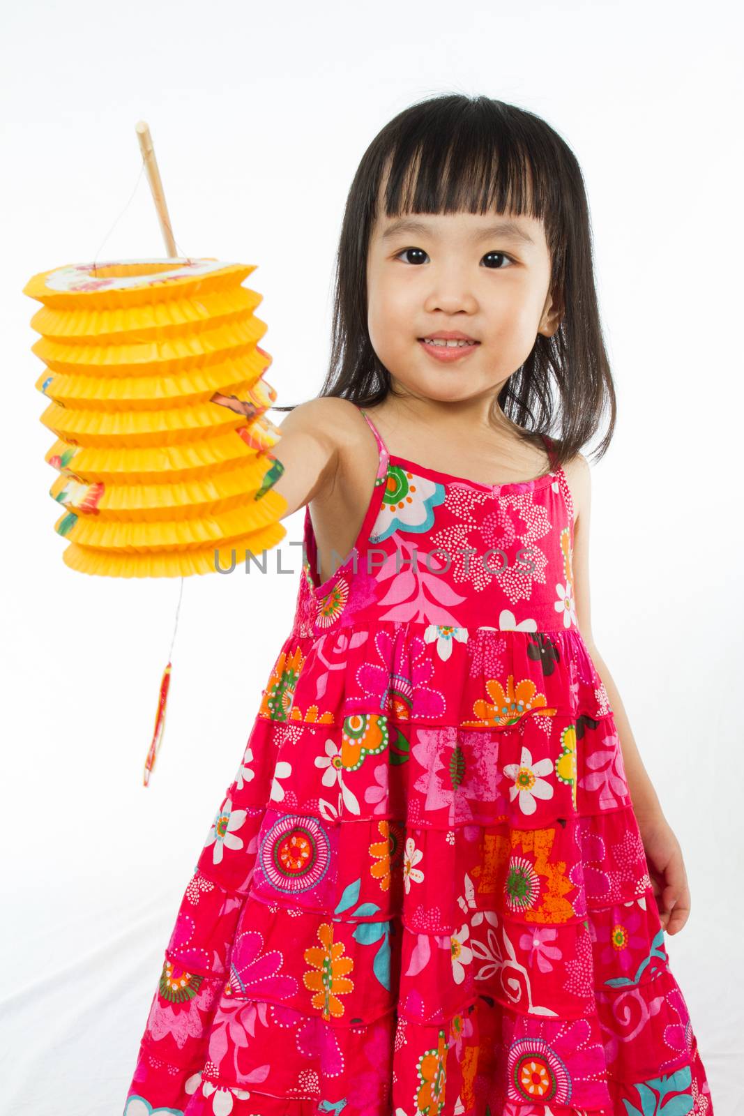 Chinese little girl holding latern by kiankhoon