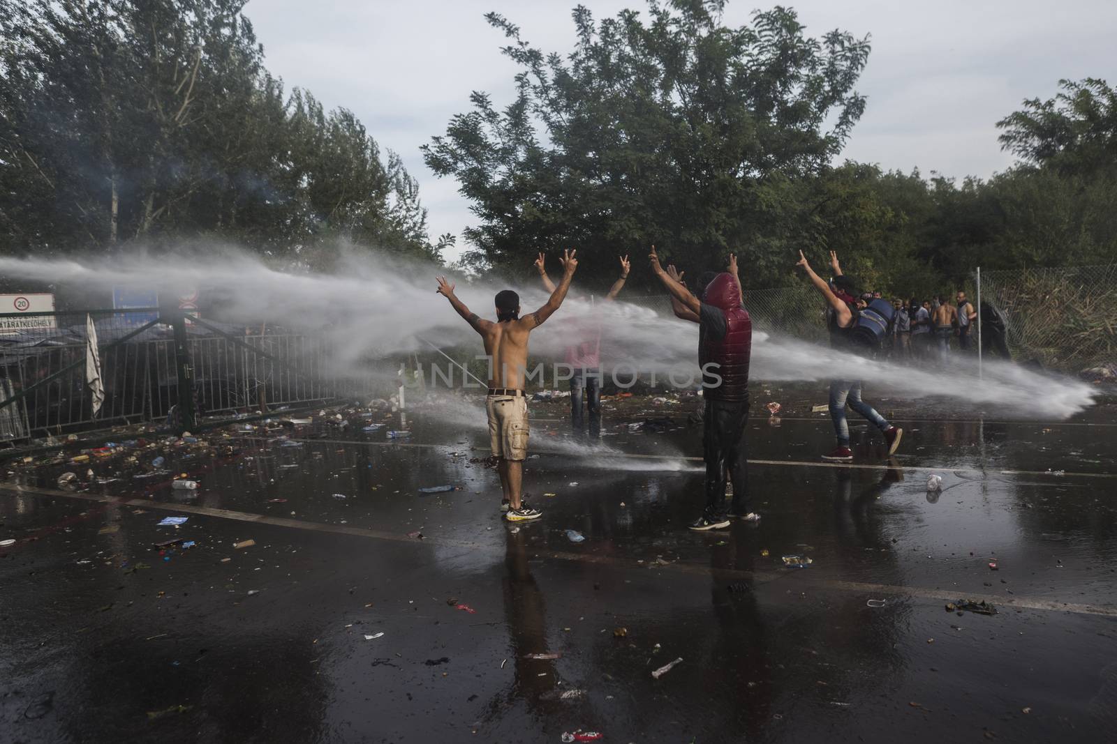 SERBIA - REFUGEE CRISIS - HUNGARY BORDER TEAR GAS  by newzulu