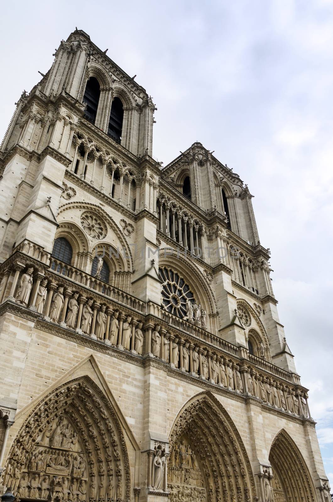 Notre Dame Cathedral in Paris by siraanamwong