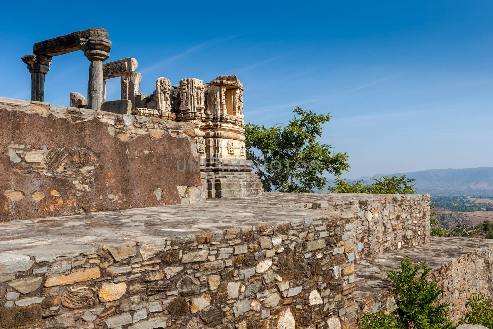 Ruined temple in the Kumbhalgarh fort complex, Rajasthan, India, Asia