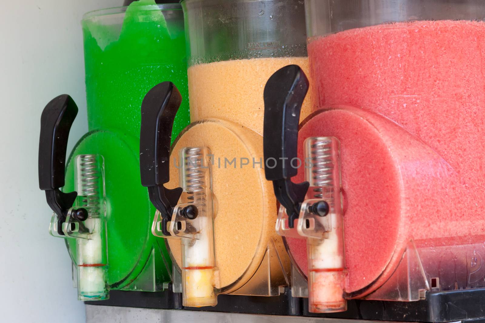 The beautiful machine gun doing the different frozen drinks