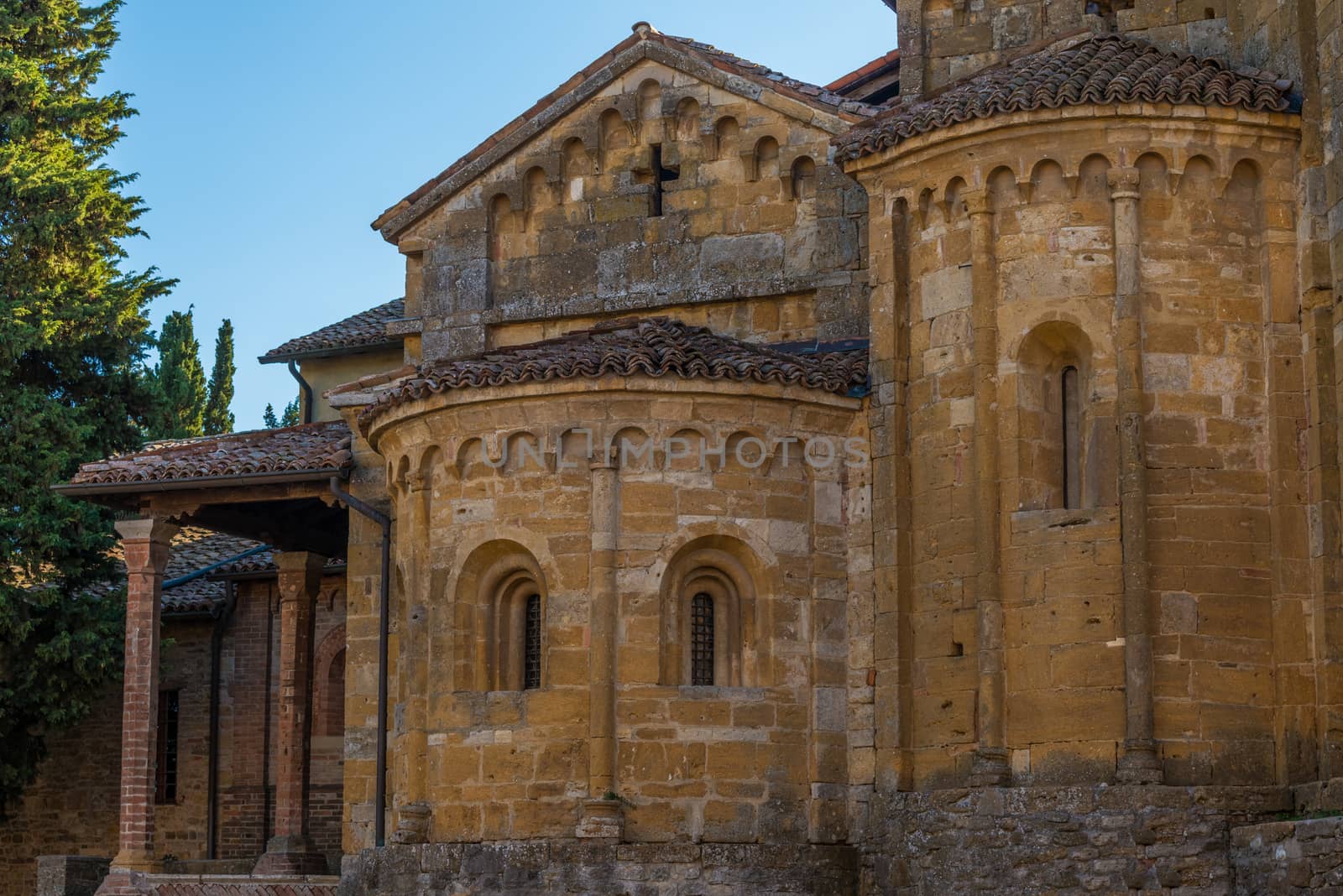 In the picture the Collegiate Castell'Arquato near Piacenza, the church is of medieval origin and dates back to the year 758 .