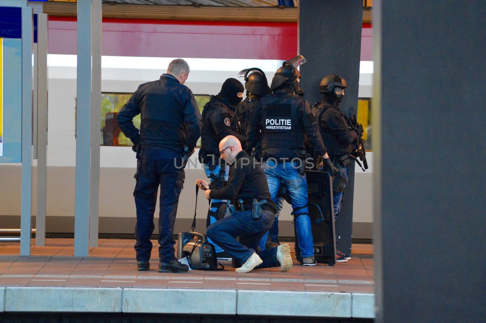 NETHERLANDS-ROTTERDAM-THALYS-POLICE-TERRORISM by newzulu