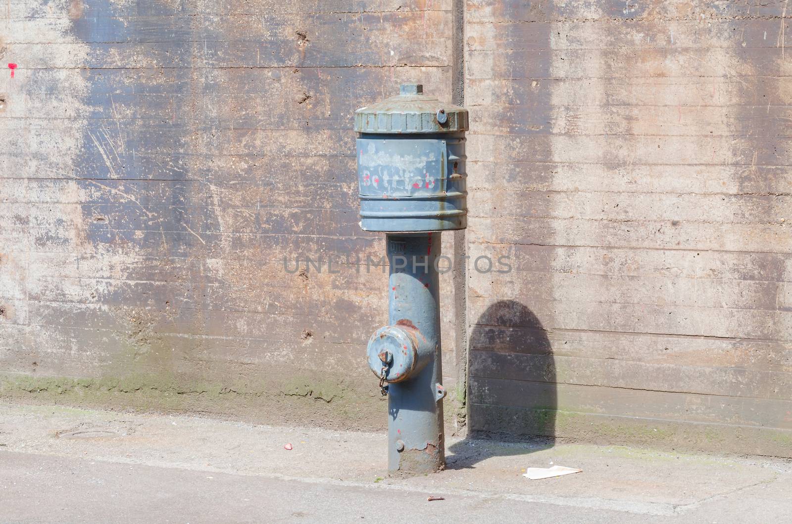 Hydrant     by JFsPic