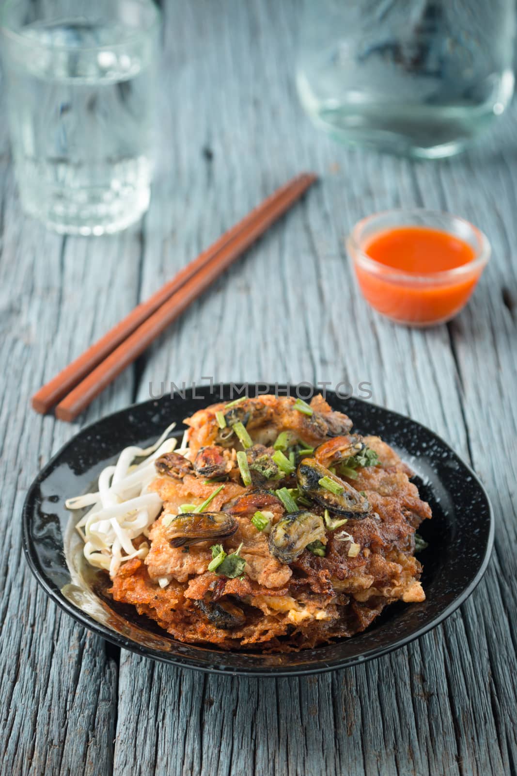 fried asian green mussel omelette thaifood