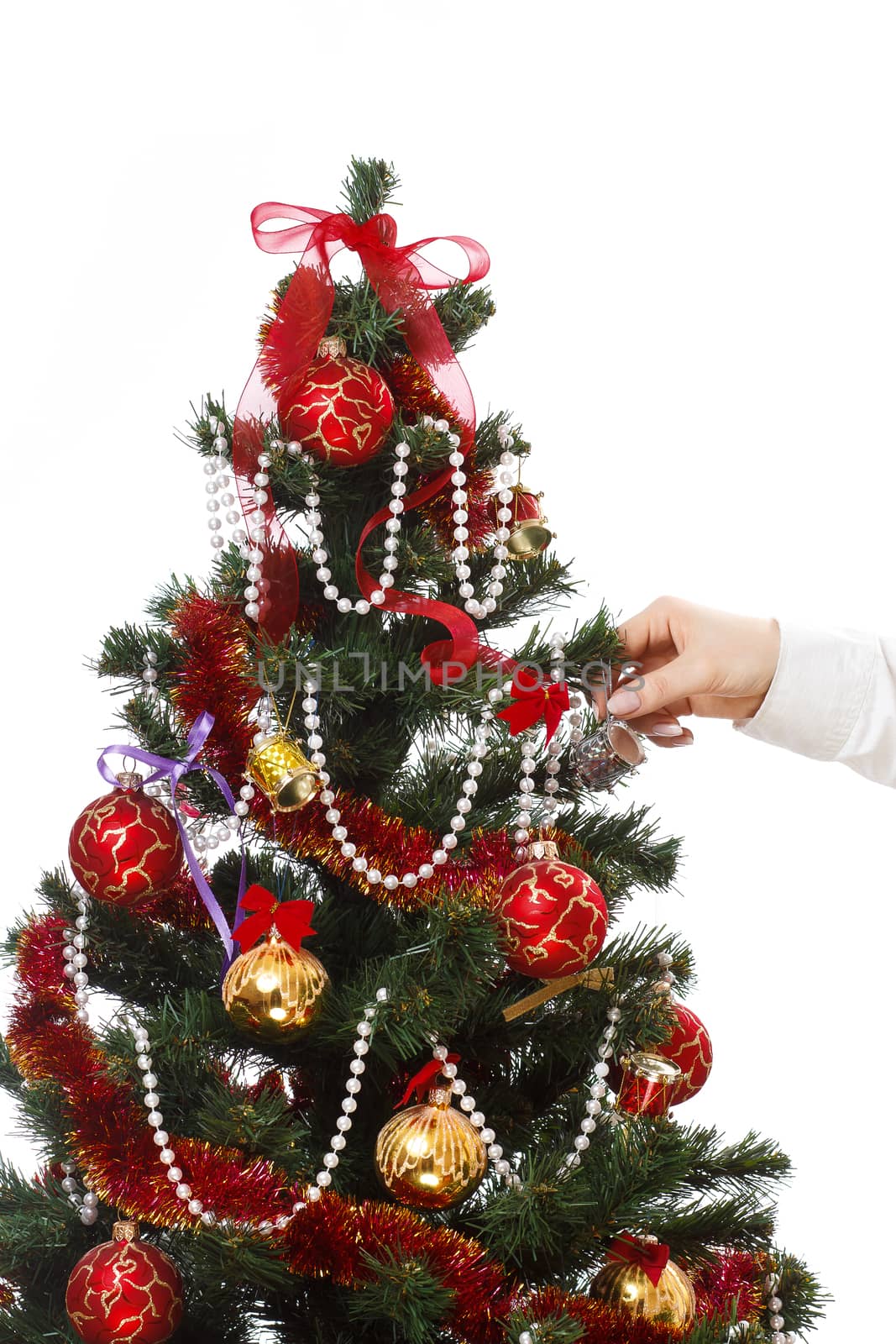 Decorating christmas tree by mrakor