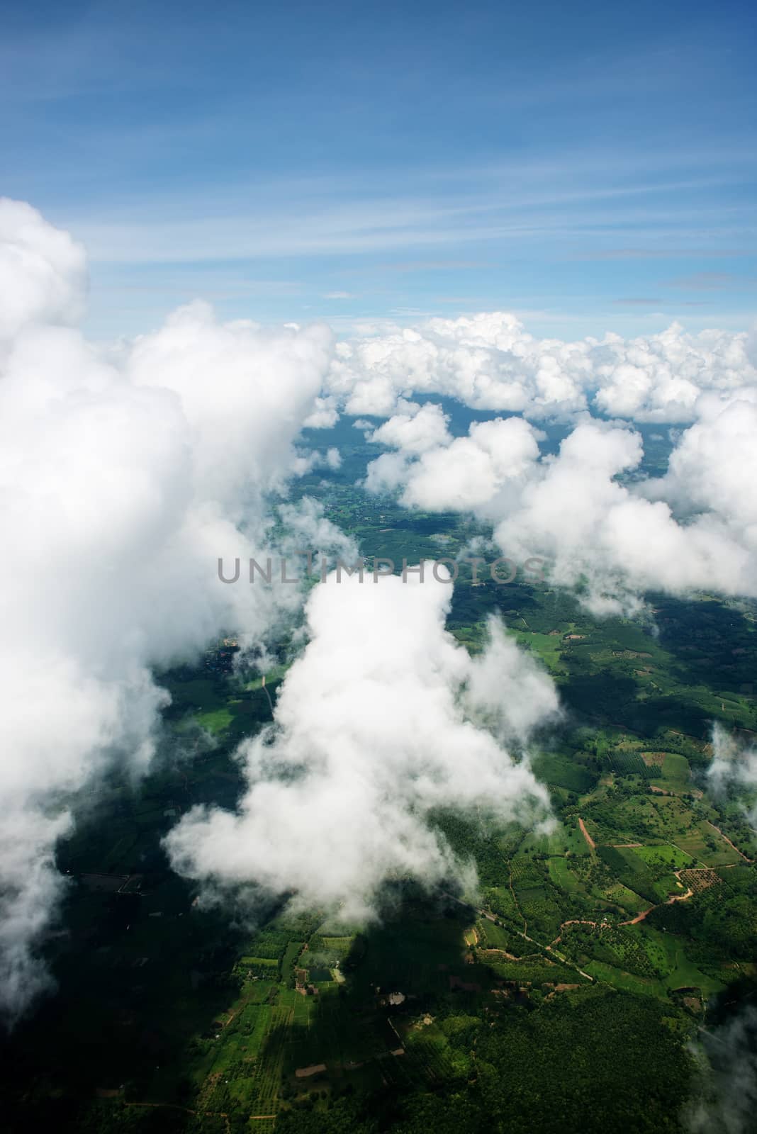 Cloudscape. Blue sky and white cloud. Sunny day. Cumulus cloud .