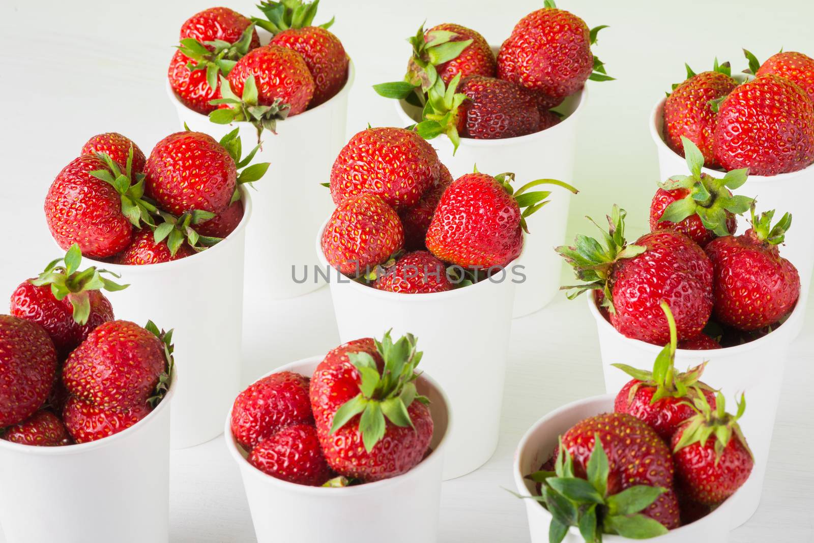  strawberries by iprachenko
