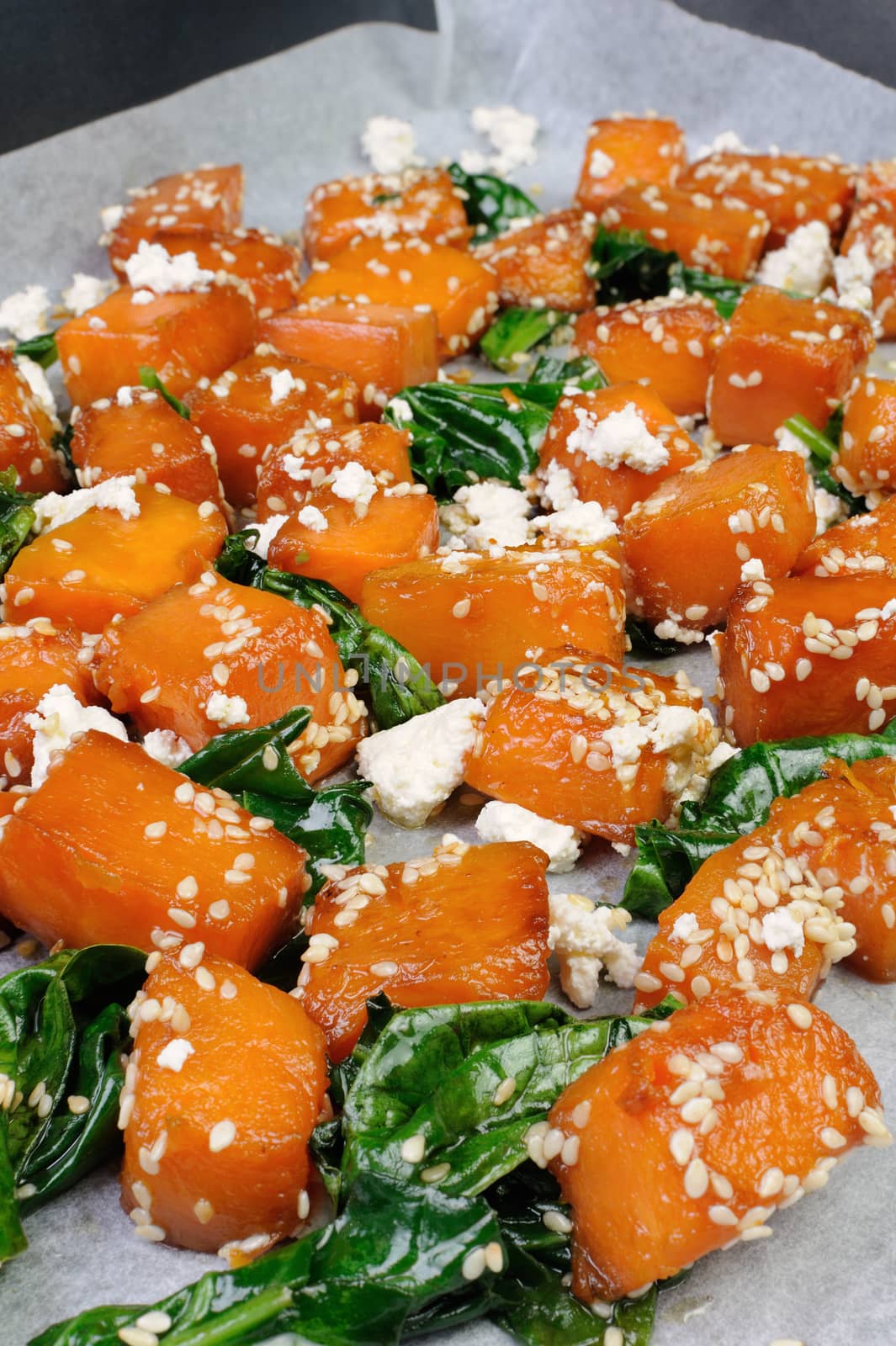 pumpkin with spinach and sesame seeds by Apolonia