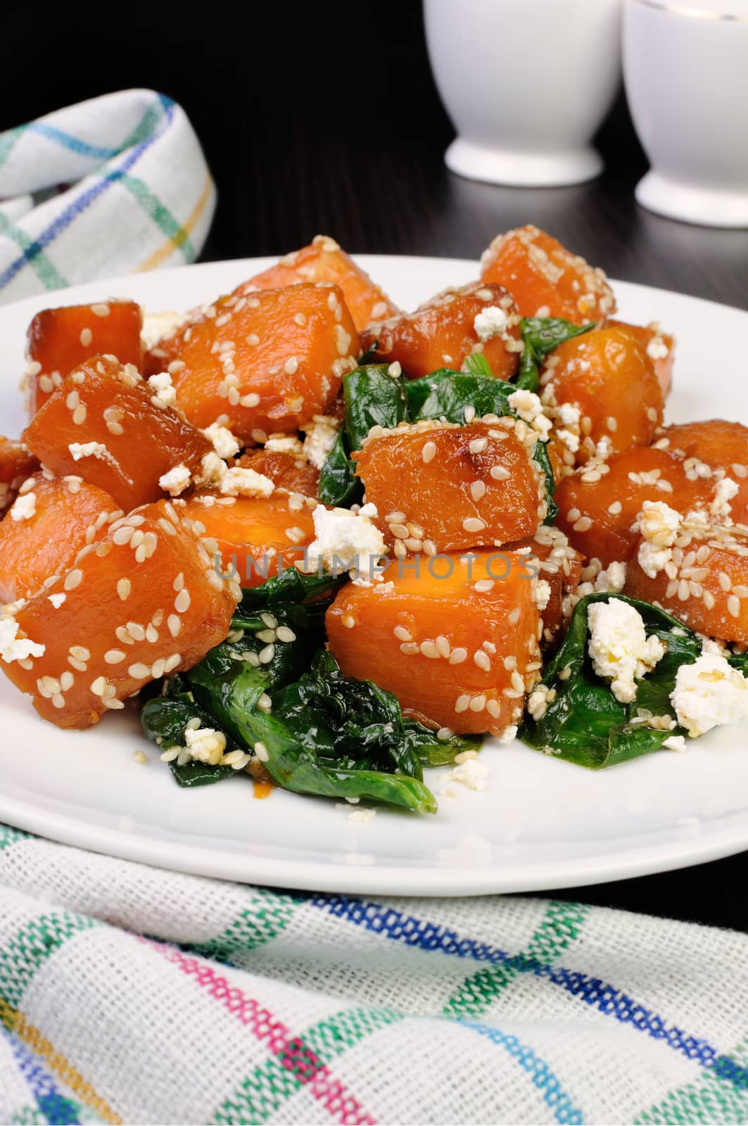 pumpkin with spinach and sesame seeds by Apolonia