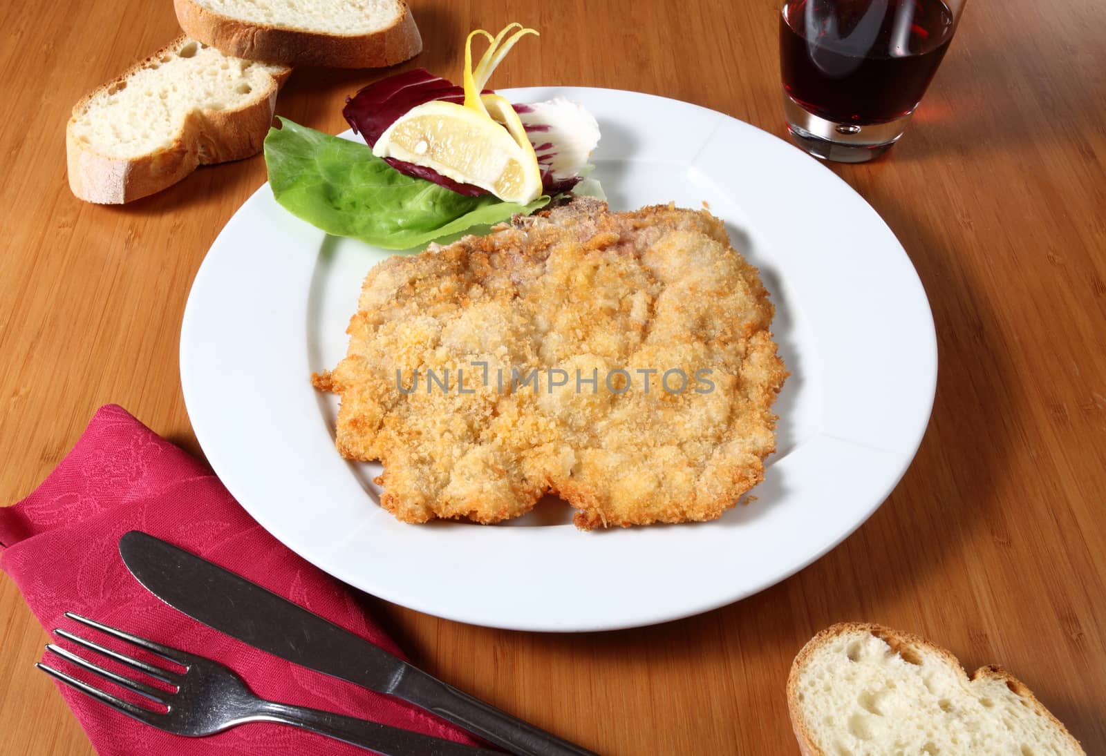 breaded cutlet with vegetables by diecidodici