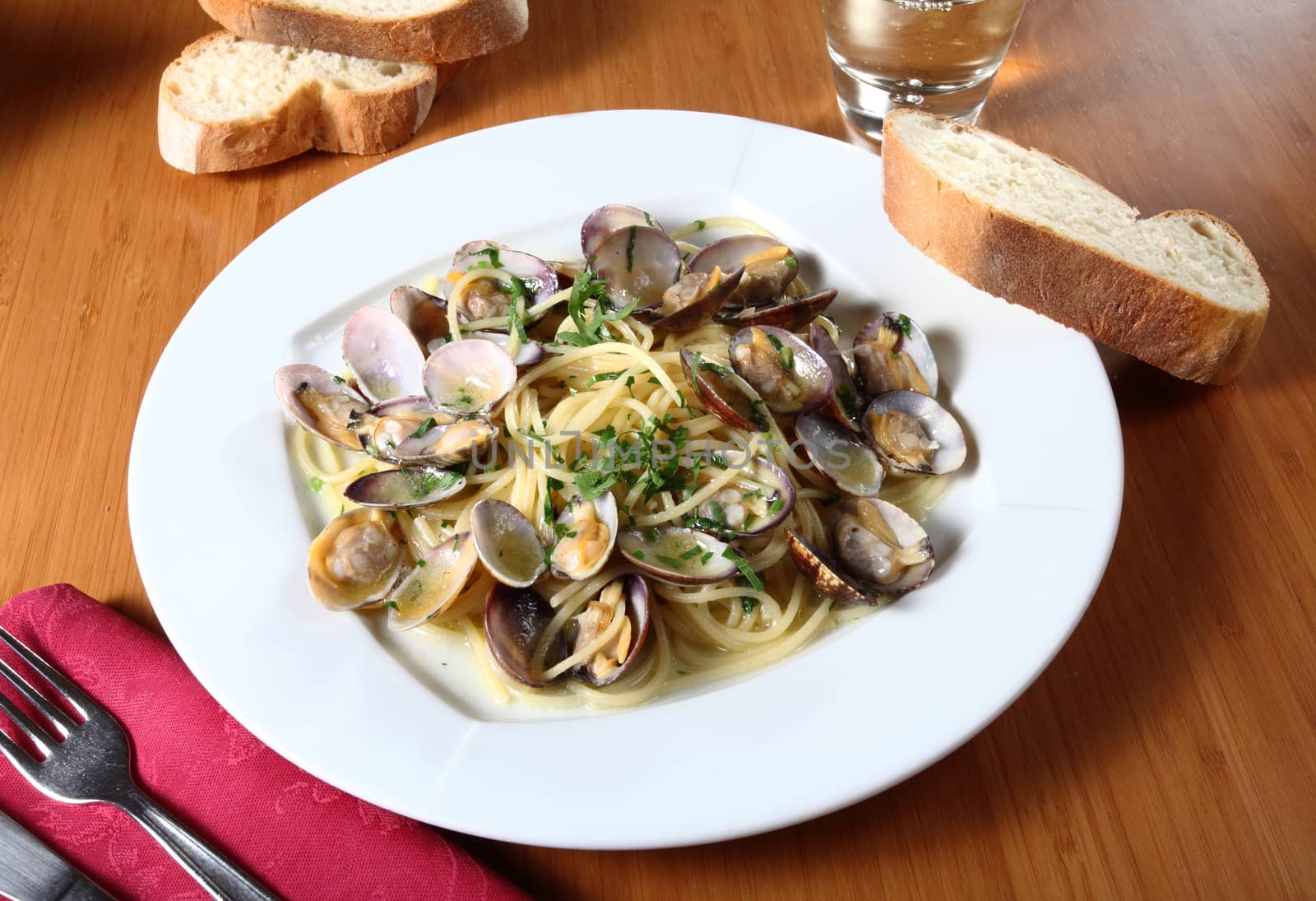 plate of spaghetti with clams